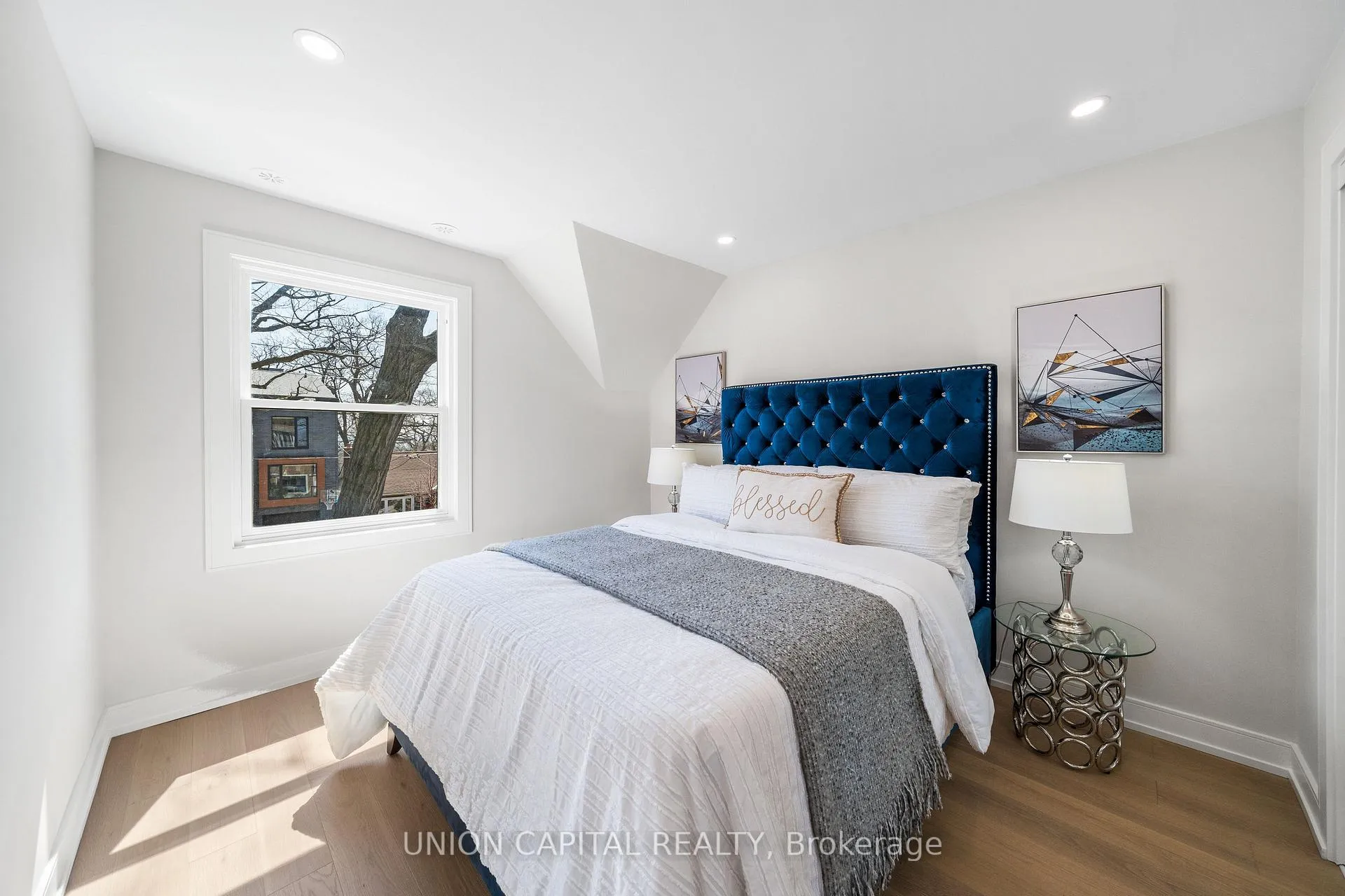 Photo 15 of 28 Pine Avenue, Toronto, The Beaches — HOMEH
