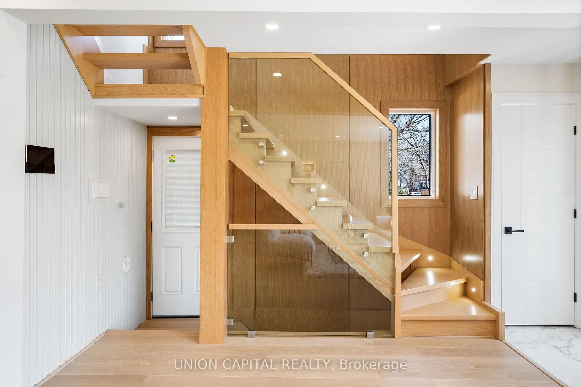 Photo 26 of 28 Pine Avenue, Toronto, The Beaches — HOMEH
