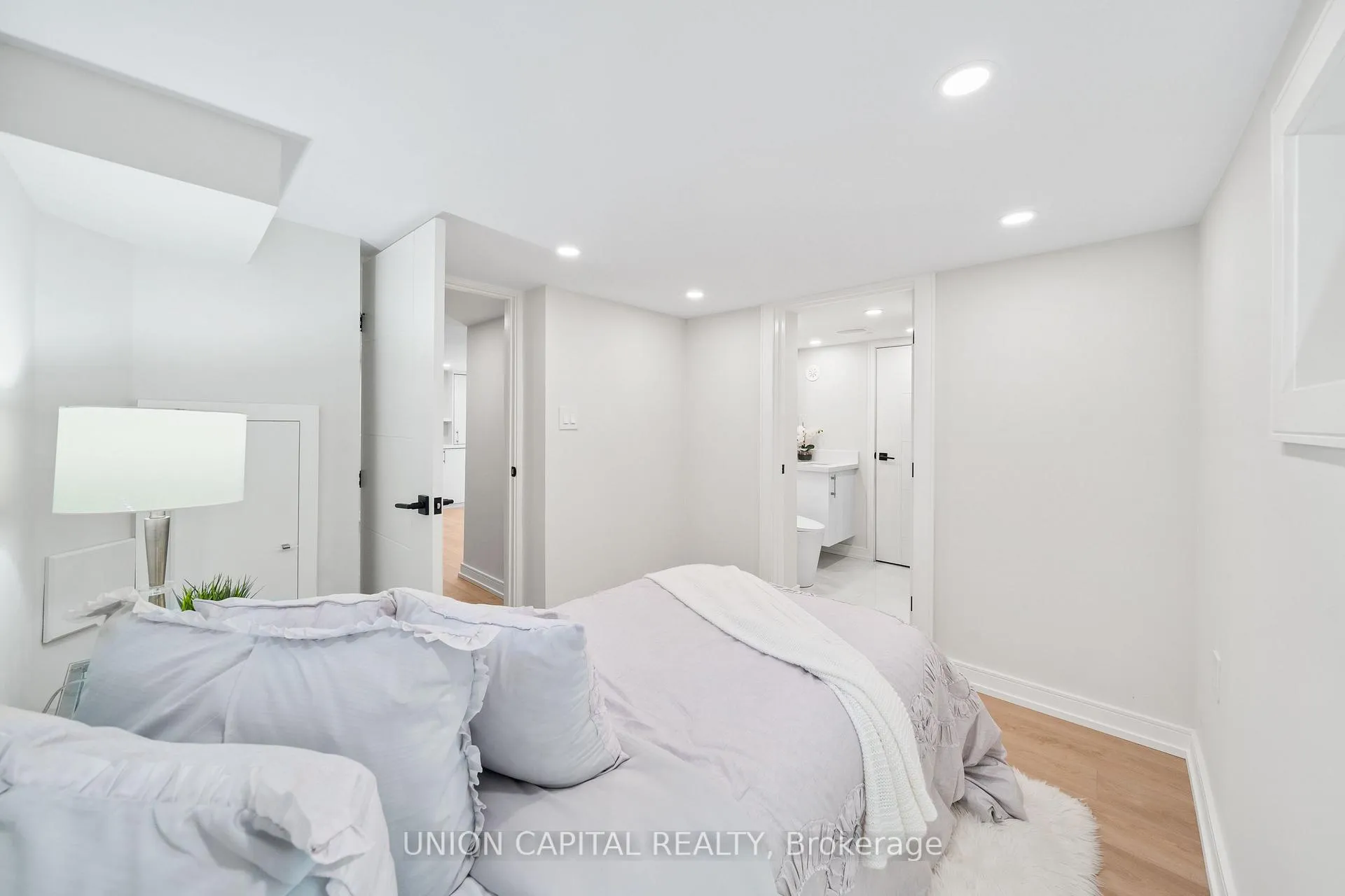 Photo 30 of 28 Pine Avenue, Toronto, The Beaches — HOMEH