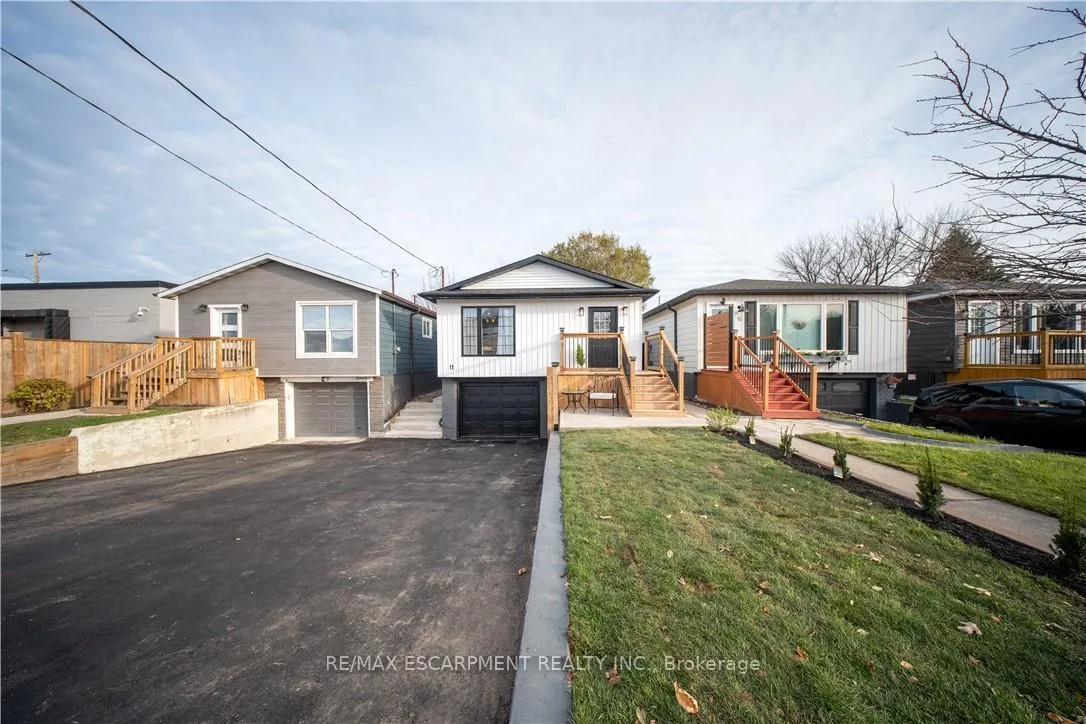 Photo 3 of 11 Garside Avenue S, Hamilton, Bartonville — HOMEH
