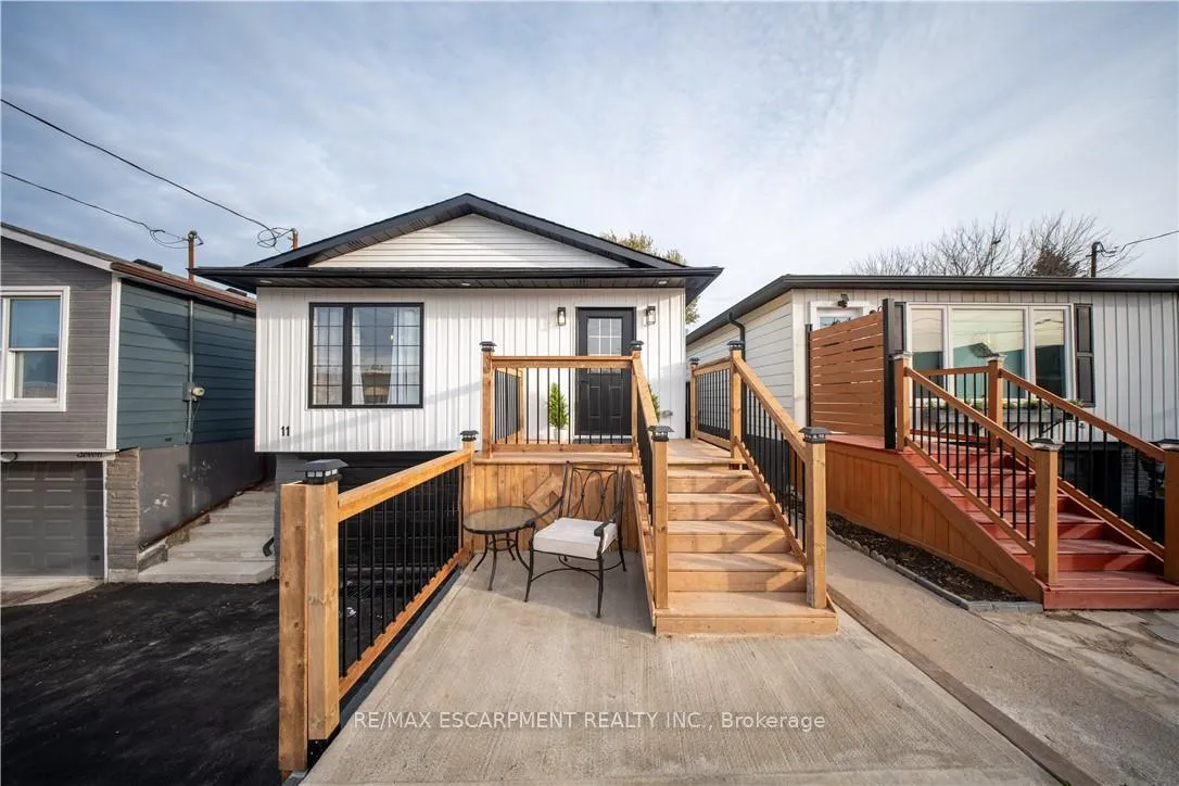 Photo 4 of 11 Garside Avenue S, Hamilton, Bartonville — HOMEH
