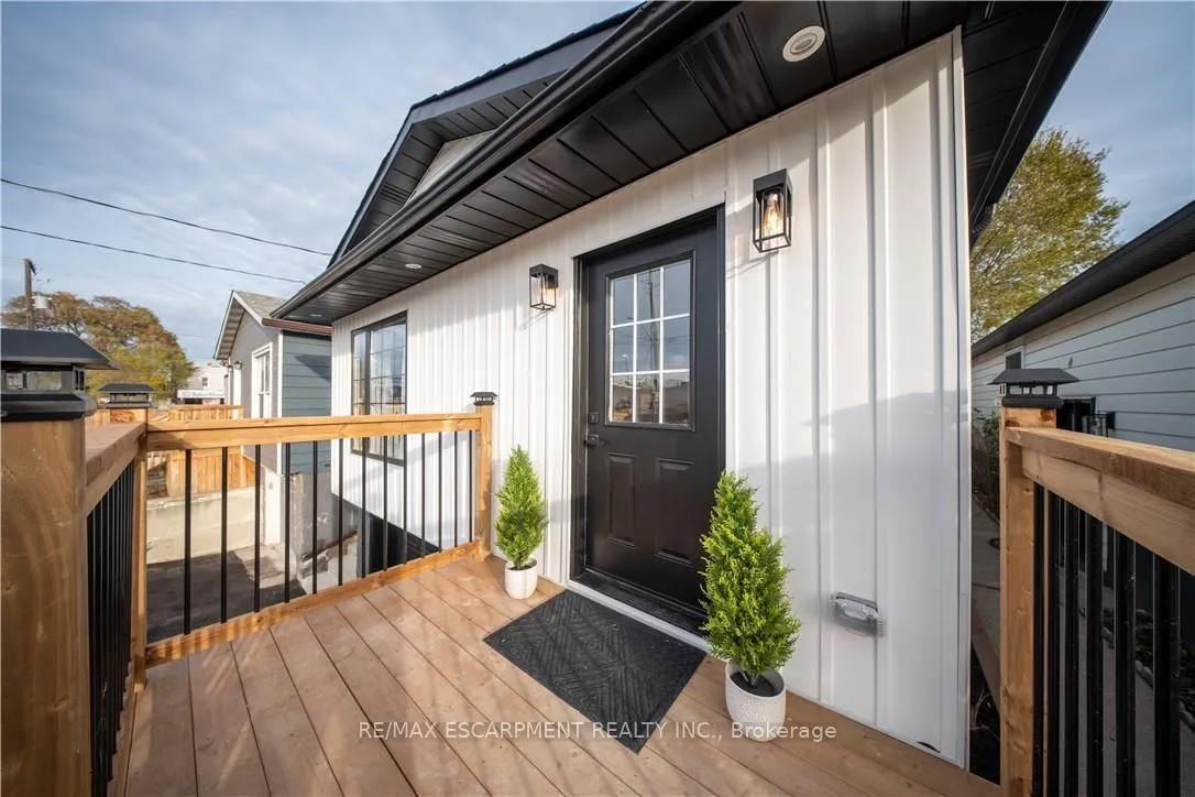 Photo 5 of 11 Garside Avenue S, Hamilton, Bartonville — HOMEH