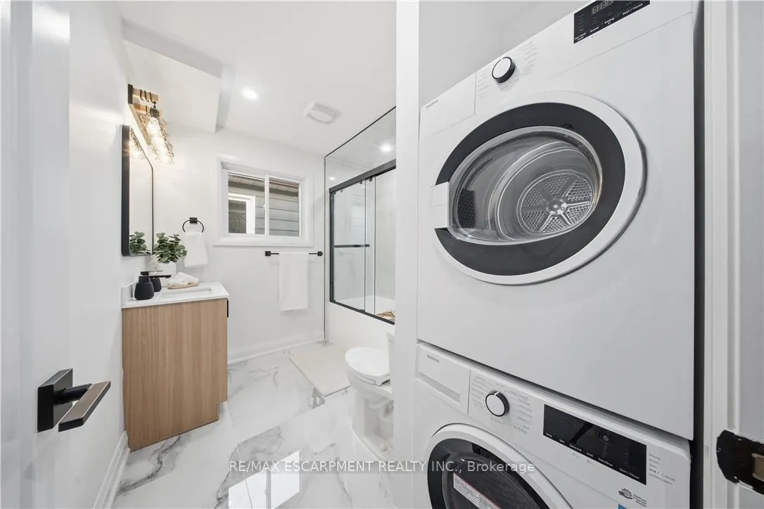 Photo 10 of 11 Garside Avenue S, Hamilton, Bartonville — HOMEH