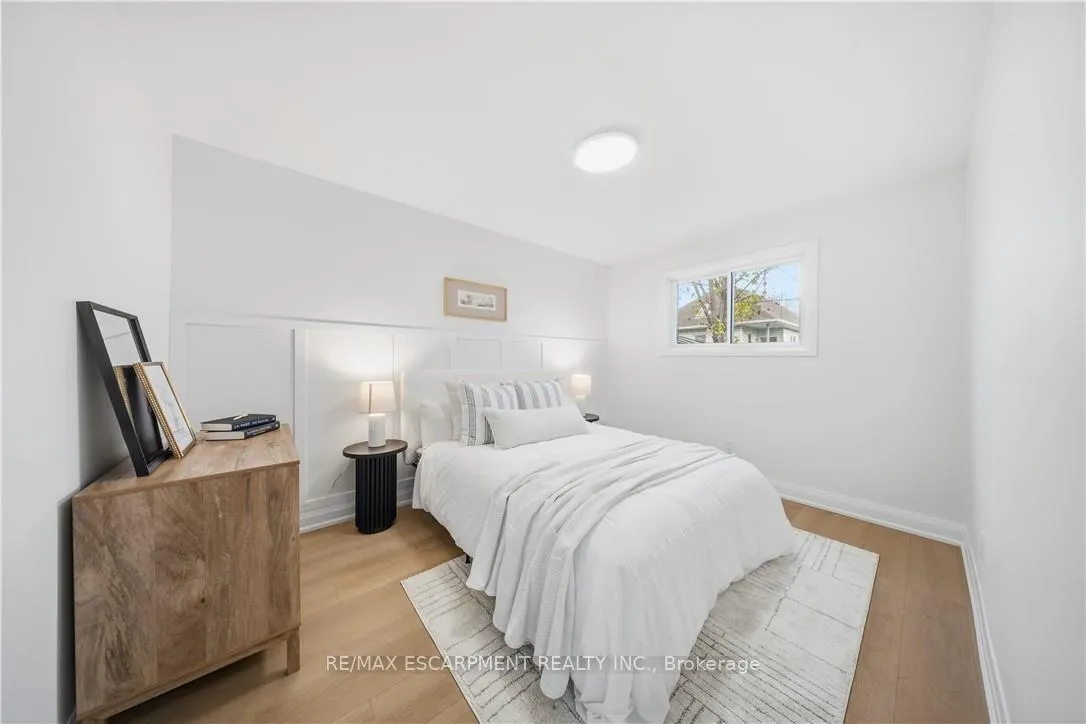 Photo 15 of 11 Garside Avenue S, Hamilton, Bartonville — HOMEH