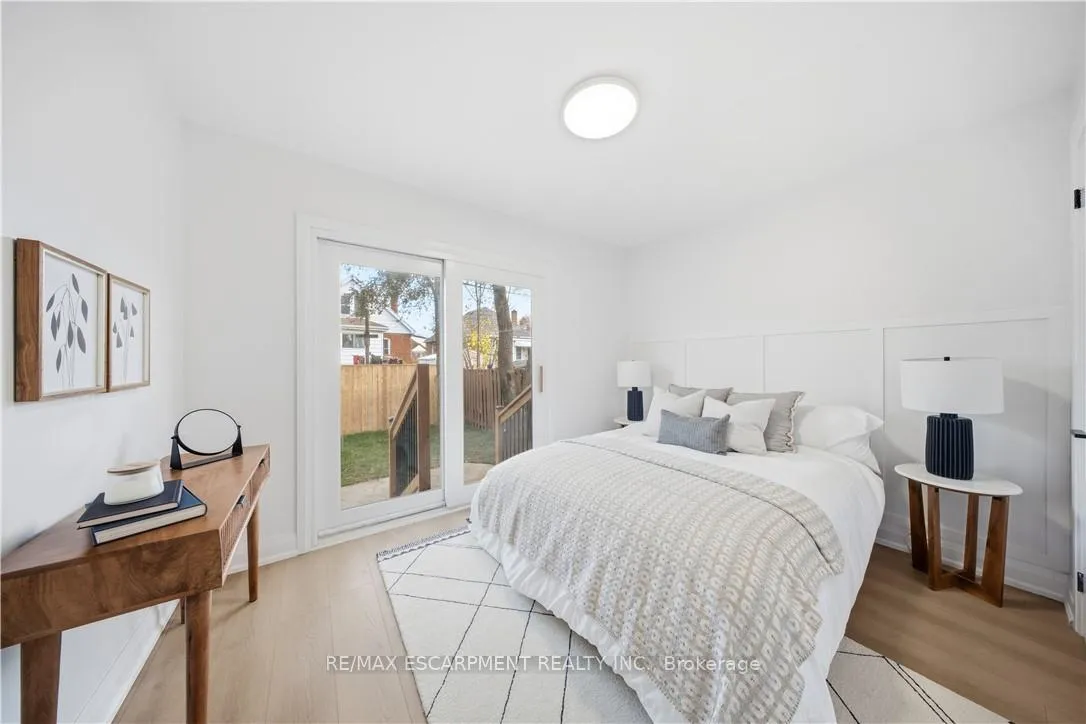 Photo 17 of 11 Garside Avenue S, Hamilton, Bartonville — HOMEH