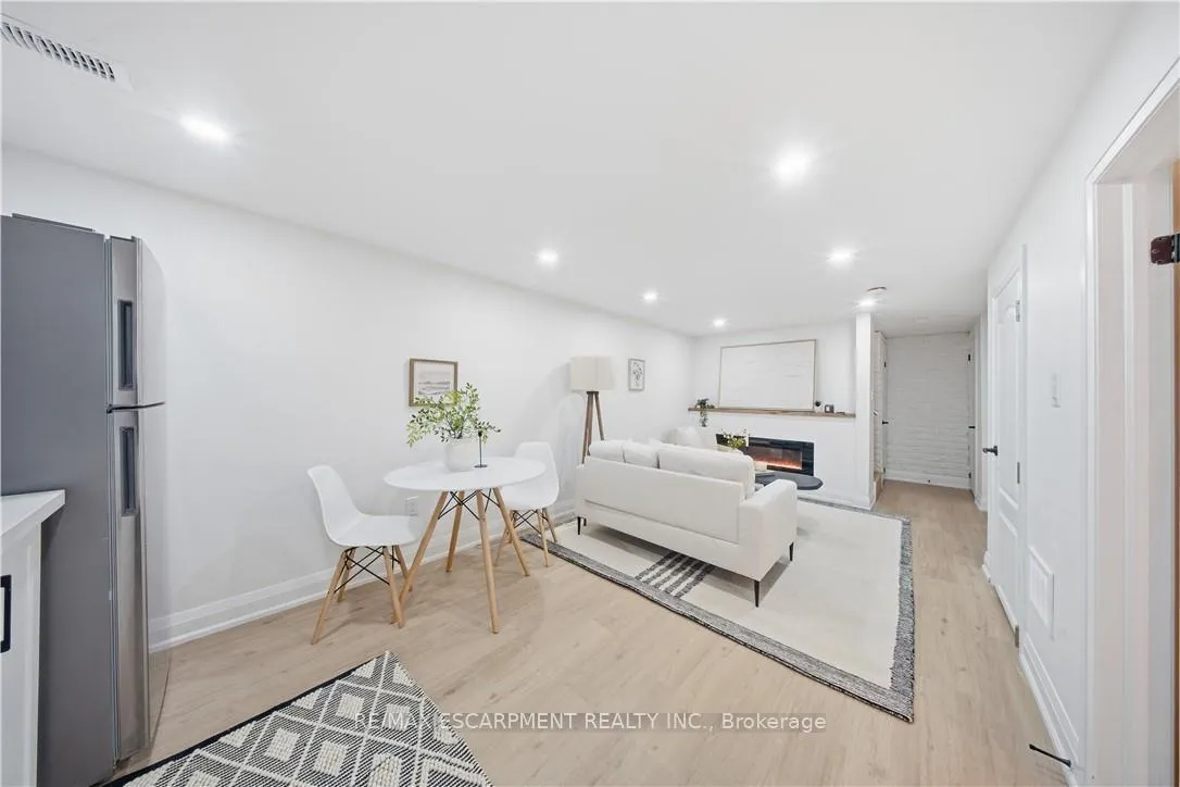 Photo 21 of 11 Garside Avenue S, Hamilton, Bartonville — HOMEH