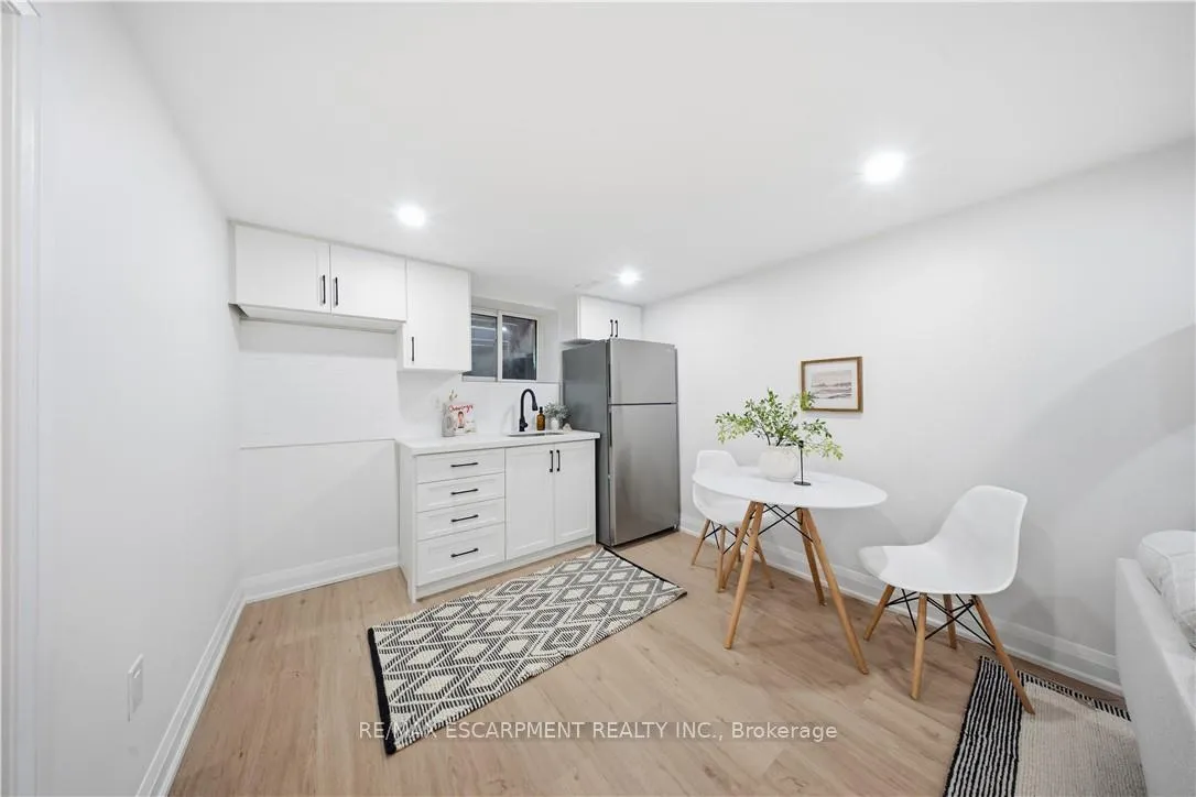 Photo 22 of 11 Garside Avenue S, Hamilton, Bartonville — HOMEH
