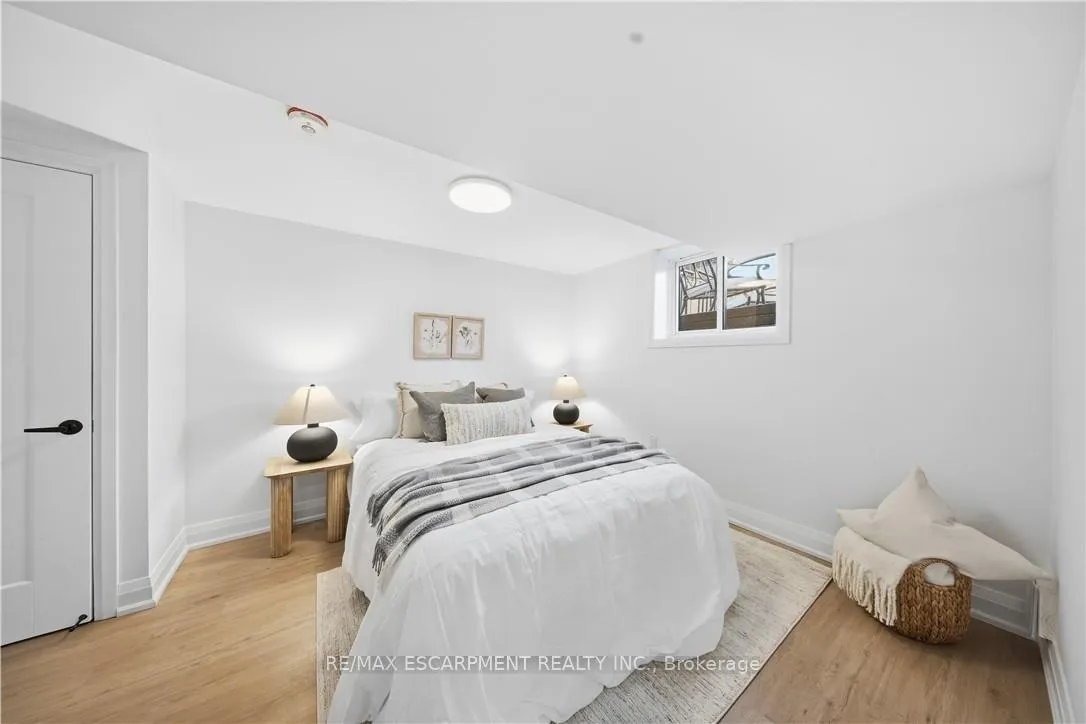 Photo 27 of 11 Garside Avenue S, Hamilton, Bartonville — HOMEH