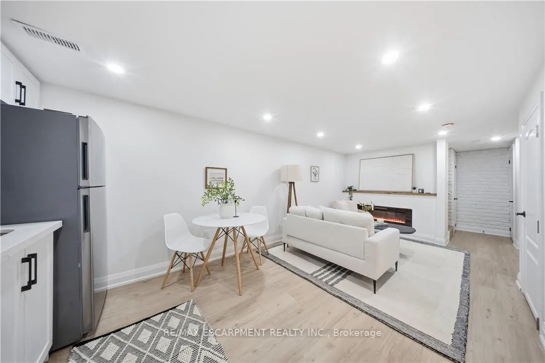 Photo 29 of 11 Garside Avenue S, Hamilton, Bartonville — HOMEH