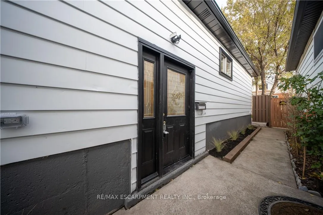 Photo 31 of 11 Garside Avenue S, Hamilton, Bartonville — HOMEH