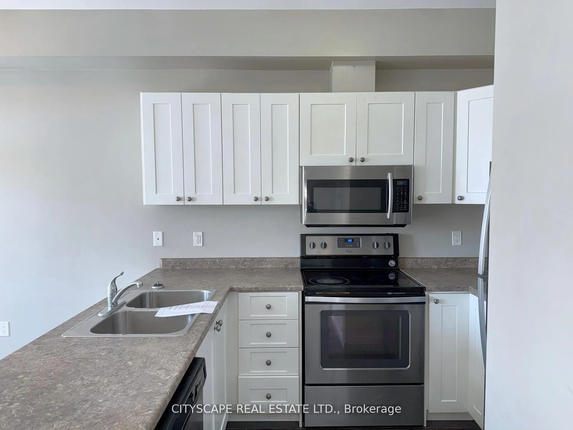 Photo 9 of Unit 9, 21 Diana Avenue, Brantford — HOMEH