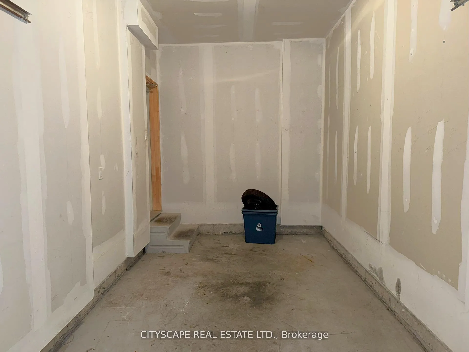 Photo 35 of Unit 9, 21 Diana Avenue, Brantford — HOMEH