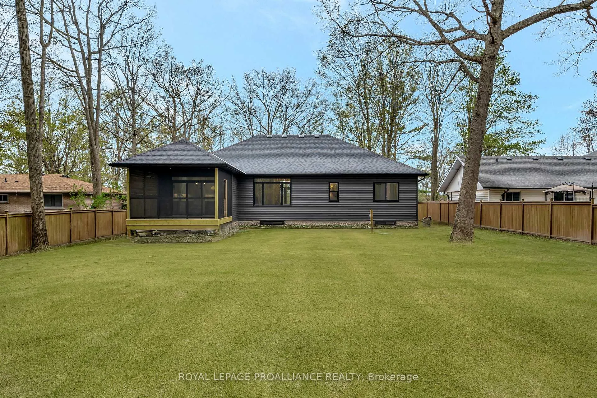 Photo 45 of 158 Pine Hill Crescent, Belleville, Thurlow Ward — HOMEH