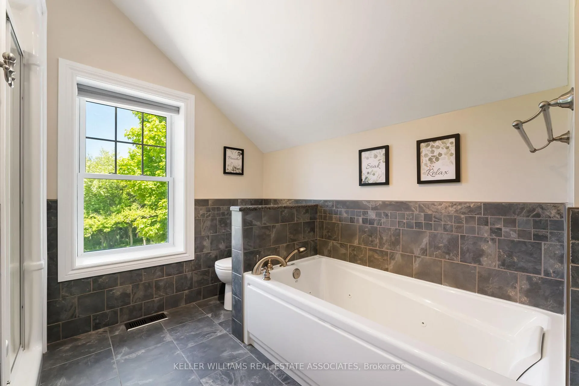 Photo 17 of 3097 Graham Road, Clarington, Newcastle — HOMEH