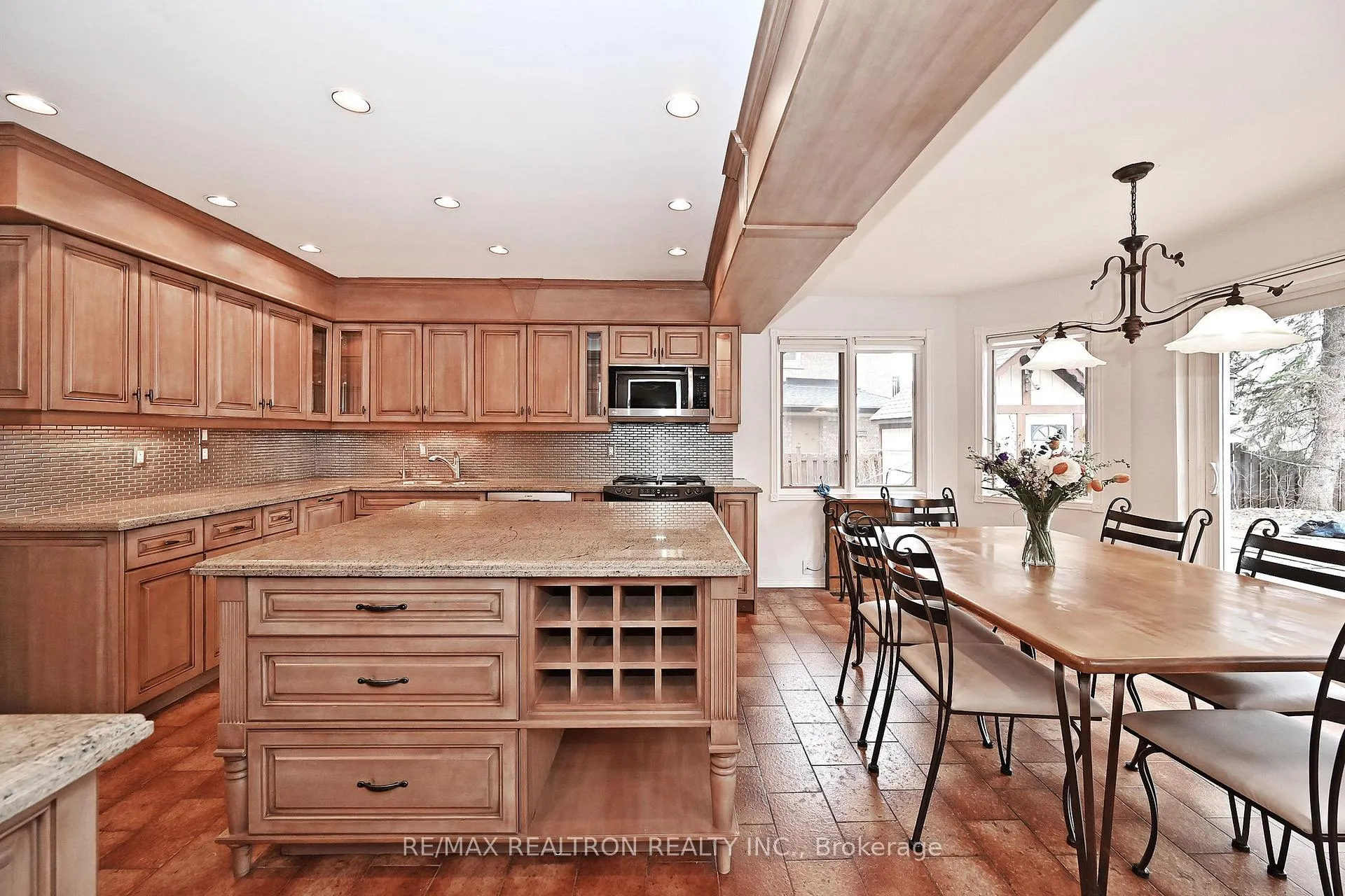 Photo 7 of 12 Brooklet Court, Markham, Royal Orchard — HOMEH