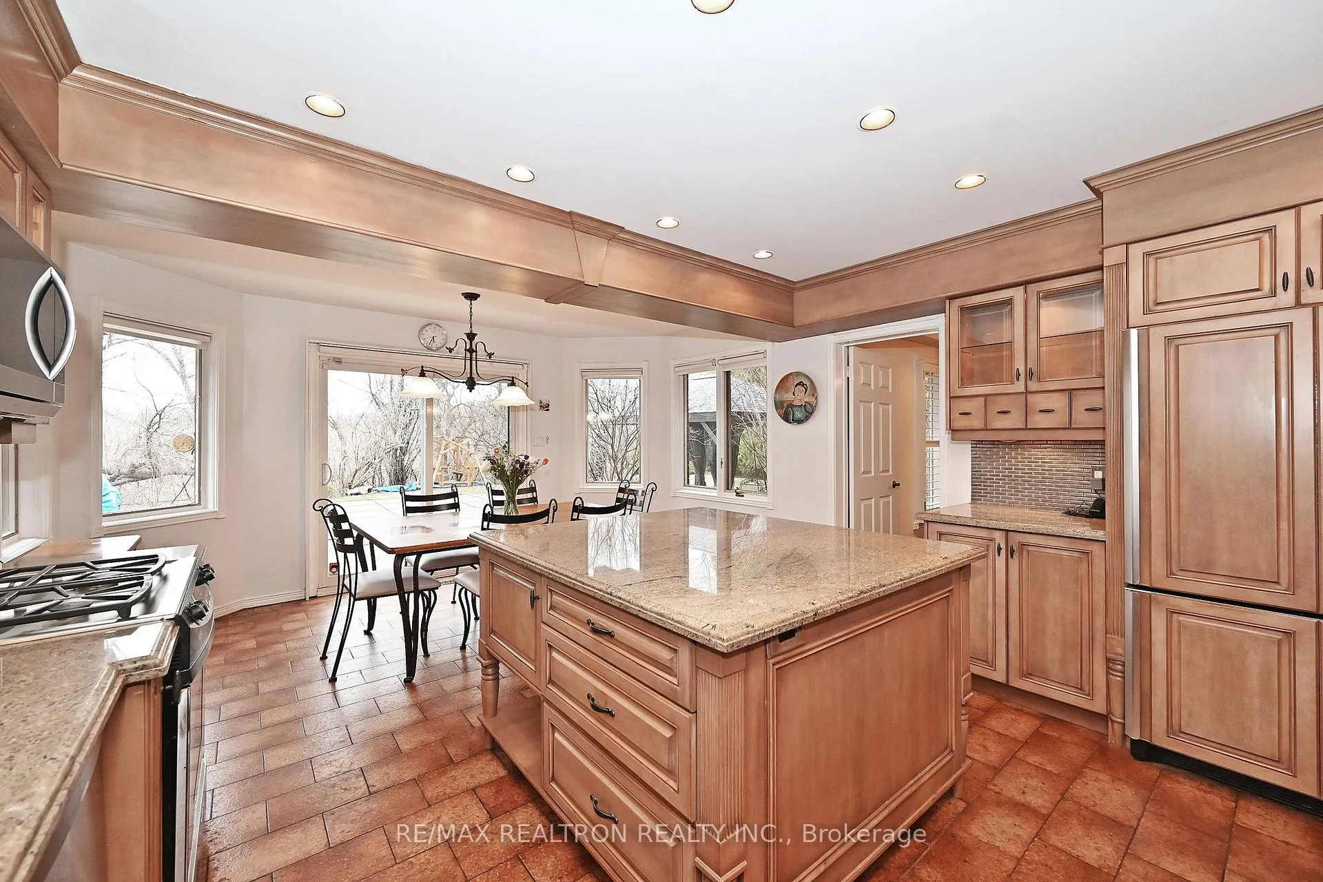 Photo 8 of 12 Brooklet Court, Markham, Royal Orchard — HOMEH