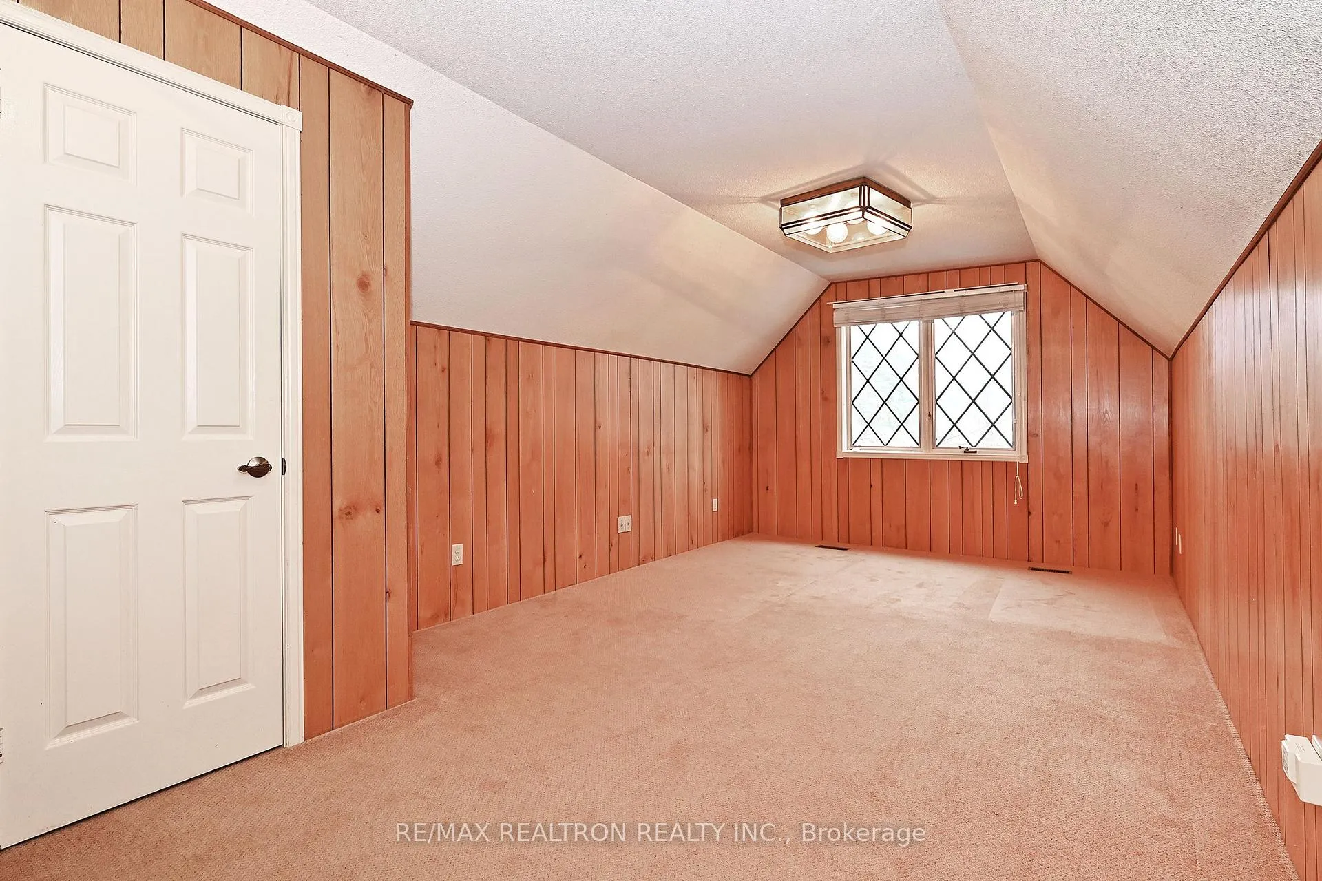 Photo 16 of 12 Brooklet Court, Markham, Royal Orchard — HOMEH