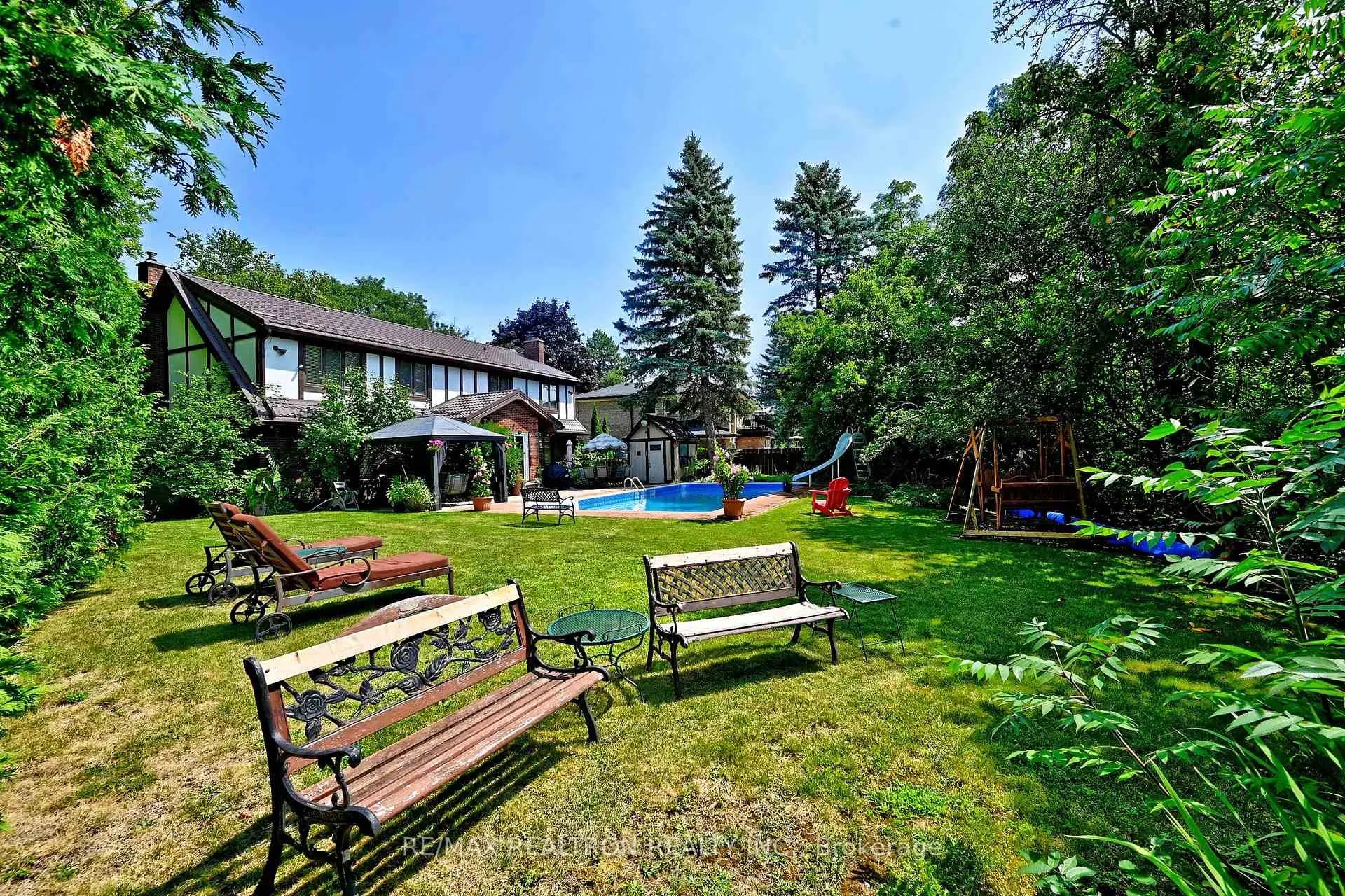 Photo 19 of 12 Brooklet Court, Markham, Royal Orchard — HOMEH