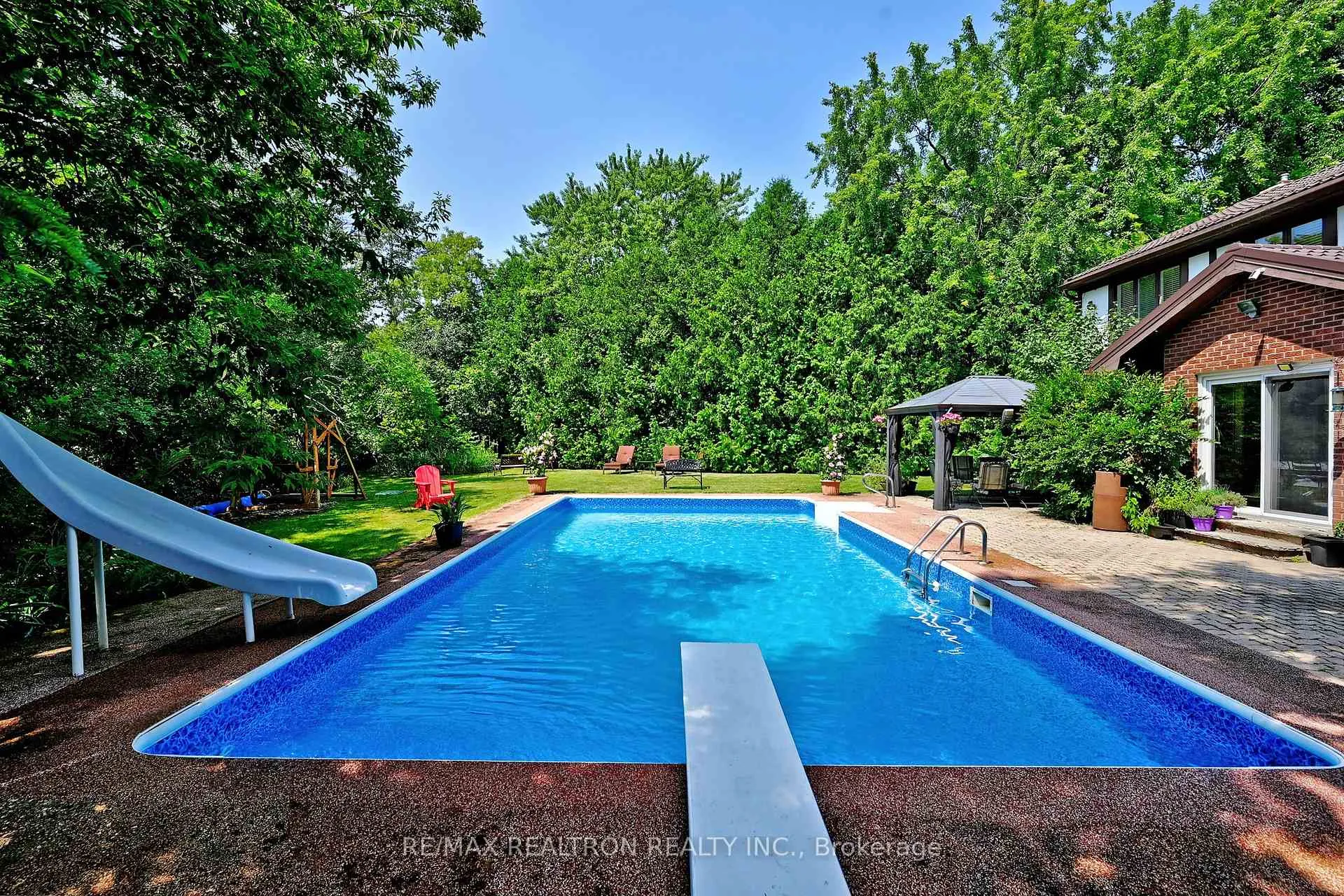 Photo 21 of 12 Brooklet Court, Markham, Royal Orchard — HOMEH