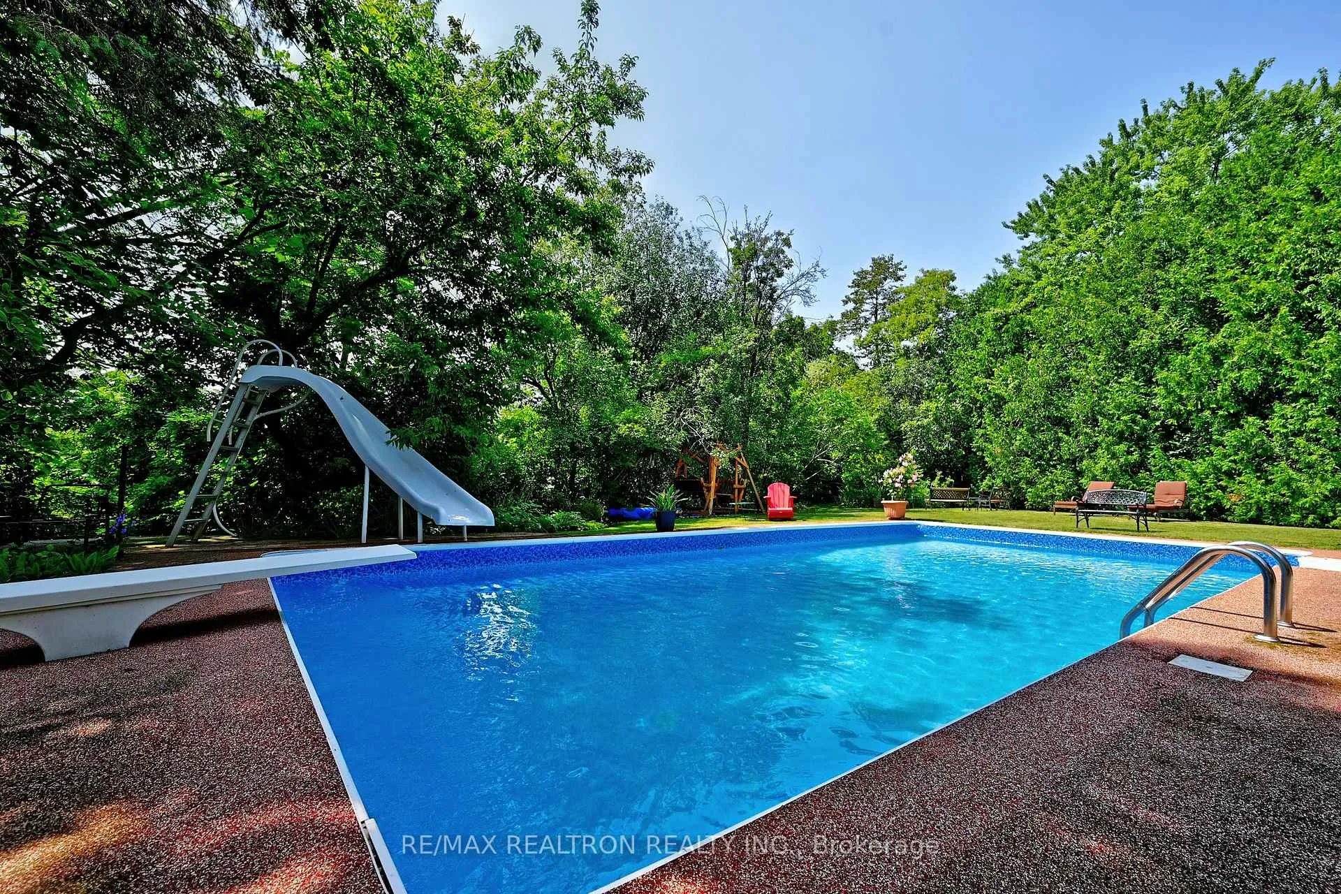 Photo 22 of 12 Brooklet Court, Markham, Royal Orchard — HOMEH