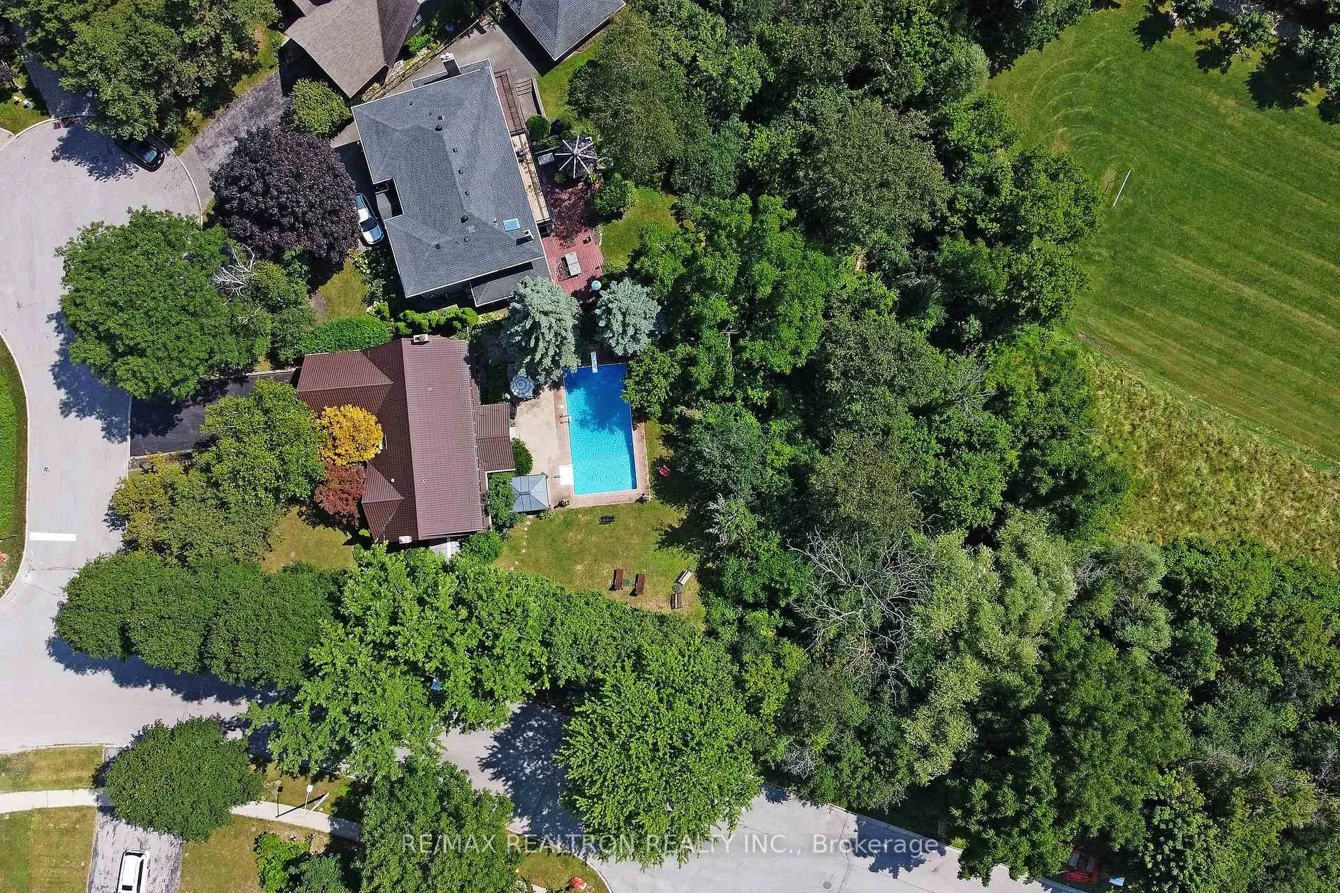 Photo 25 of 12 Brooklet Court, Markham, Royal Orchard — HOMEH