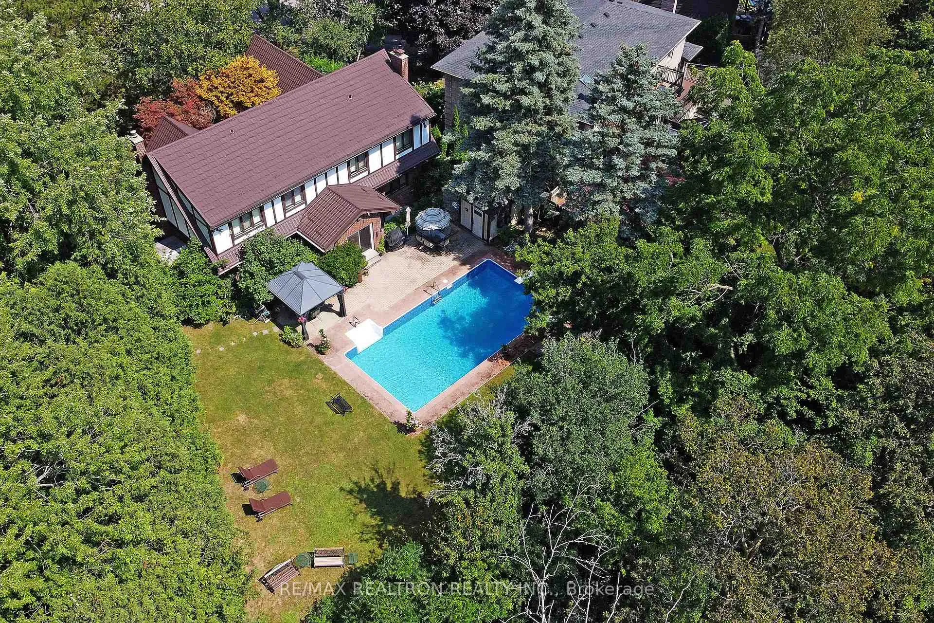 Photo 26 of 12 Brooklet Court, Markham, Royal Orchard — HOMEH