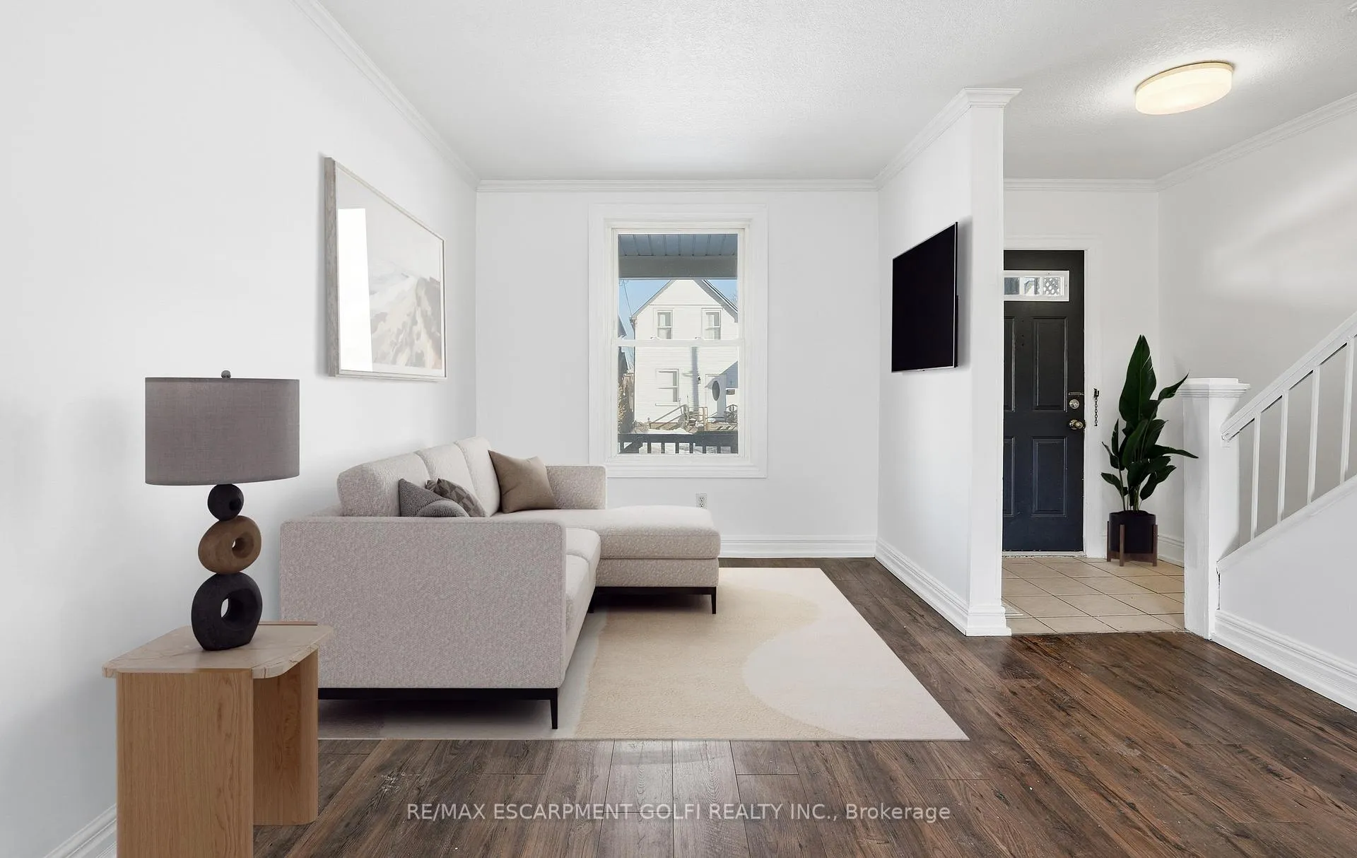 Photo 5 of 12 Roxborough Avenue, Hamilton, Crown Point — HOMEH