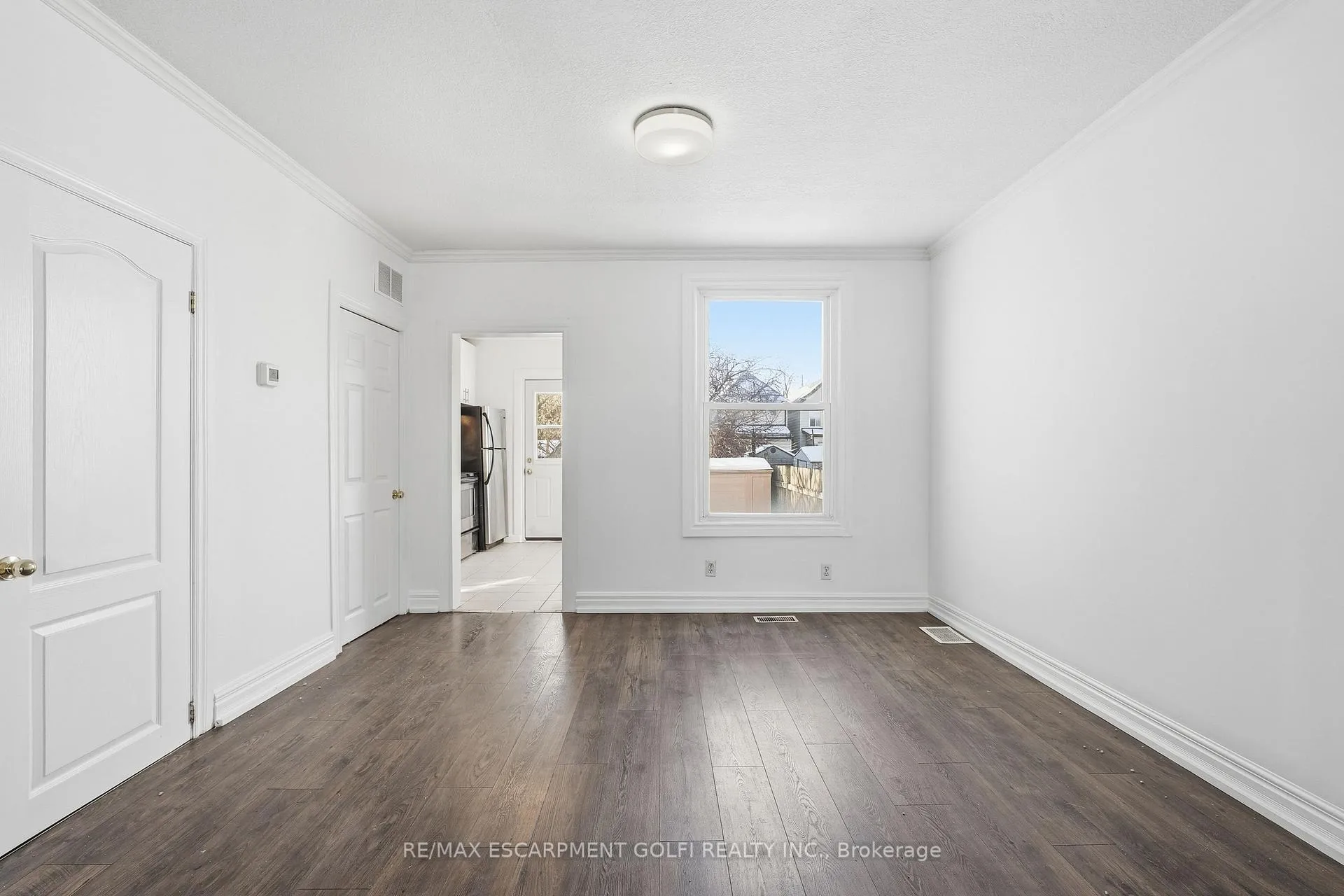 Photo 7 of 12 Roxborough Avenue, Hamilton, Crown Point — HOMEH