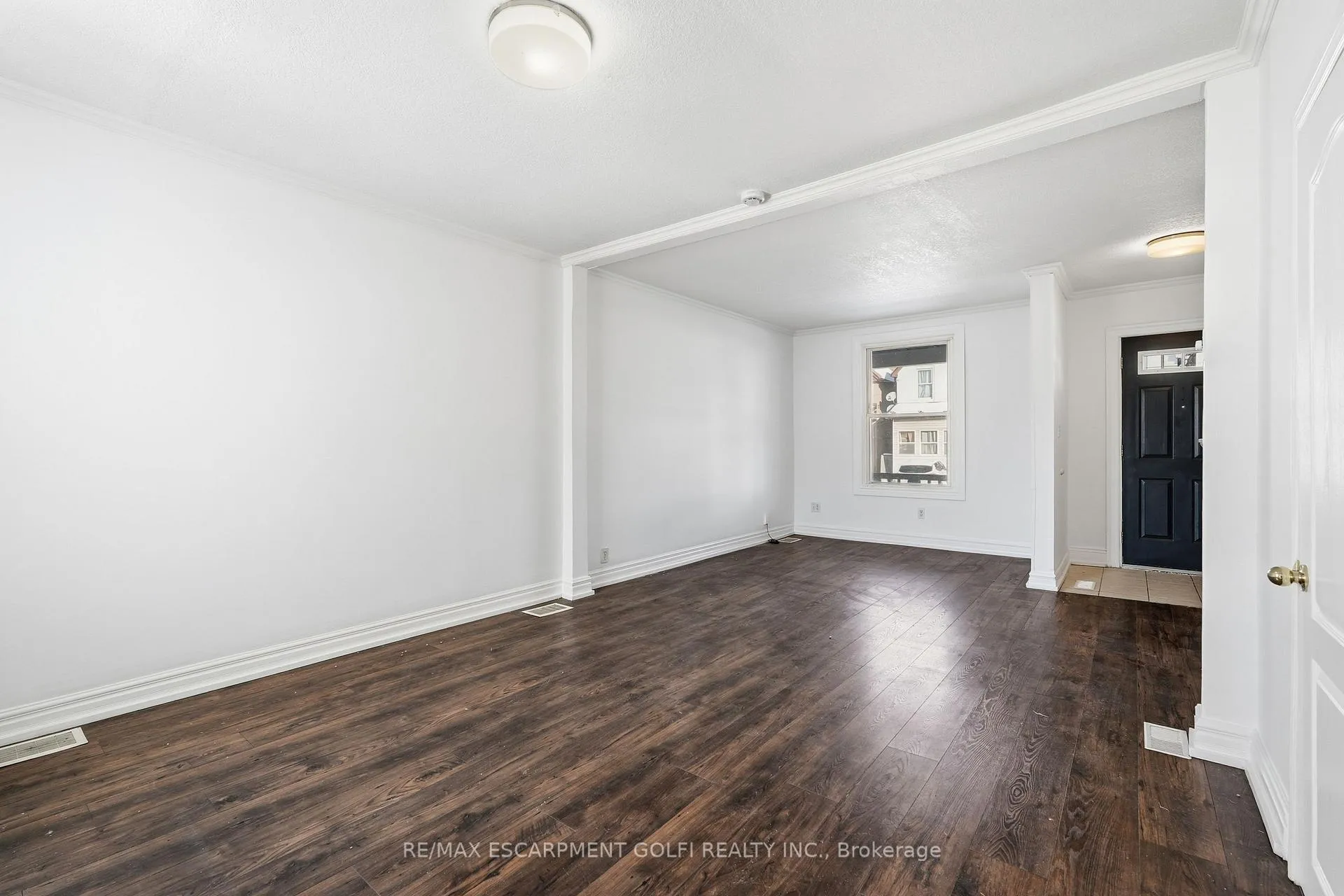 Photo 8 of 12 Roxborough Avenue, Hamilton, Crown Point — HOMEH
