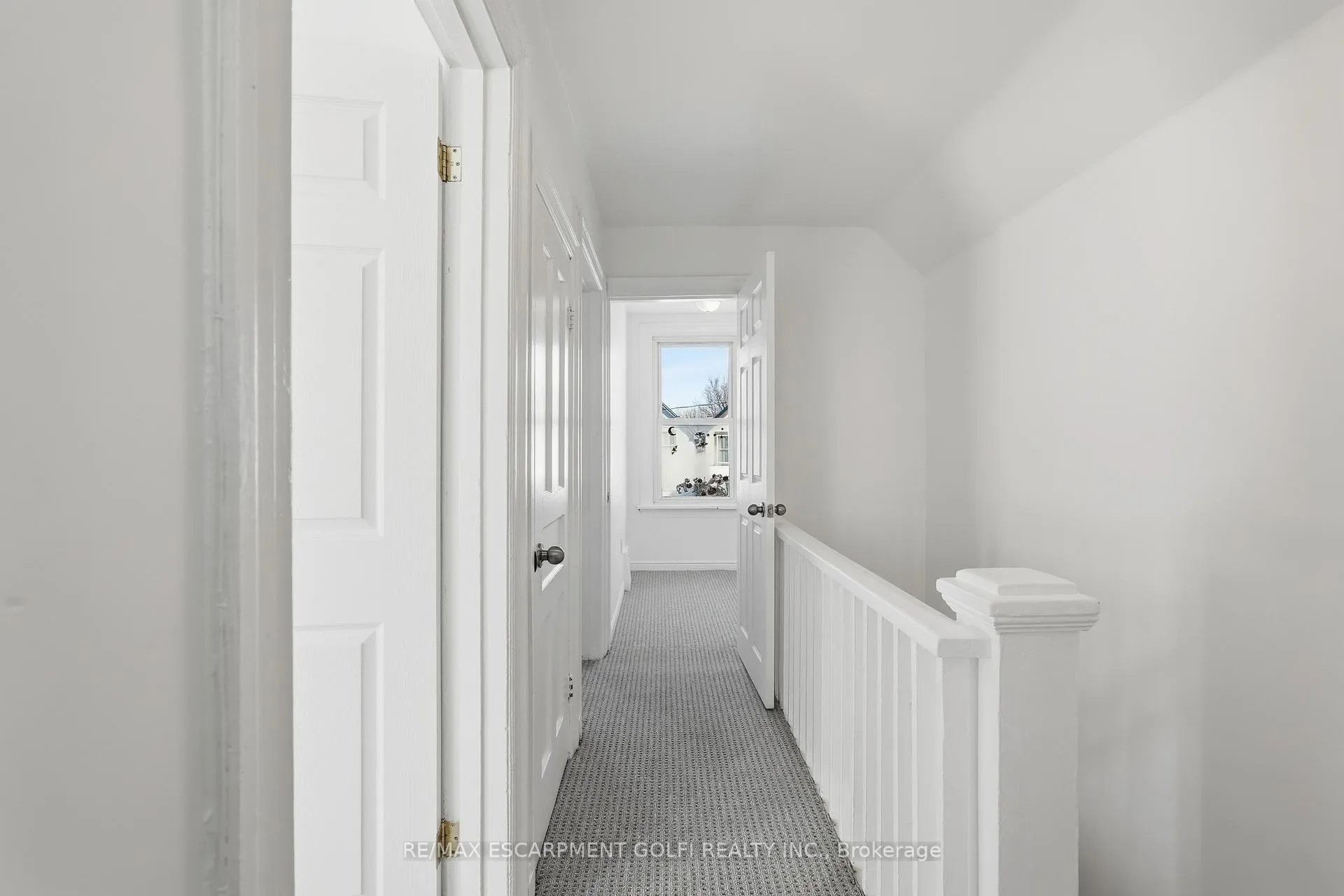 Photo 15 of 12 Roxborough Avenue, Hamilton, Crown Point — HOMEH
