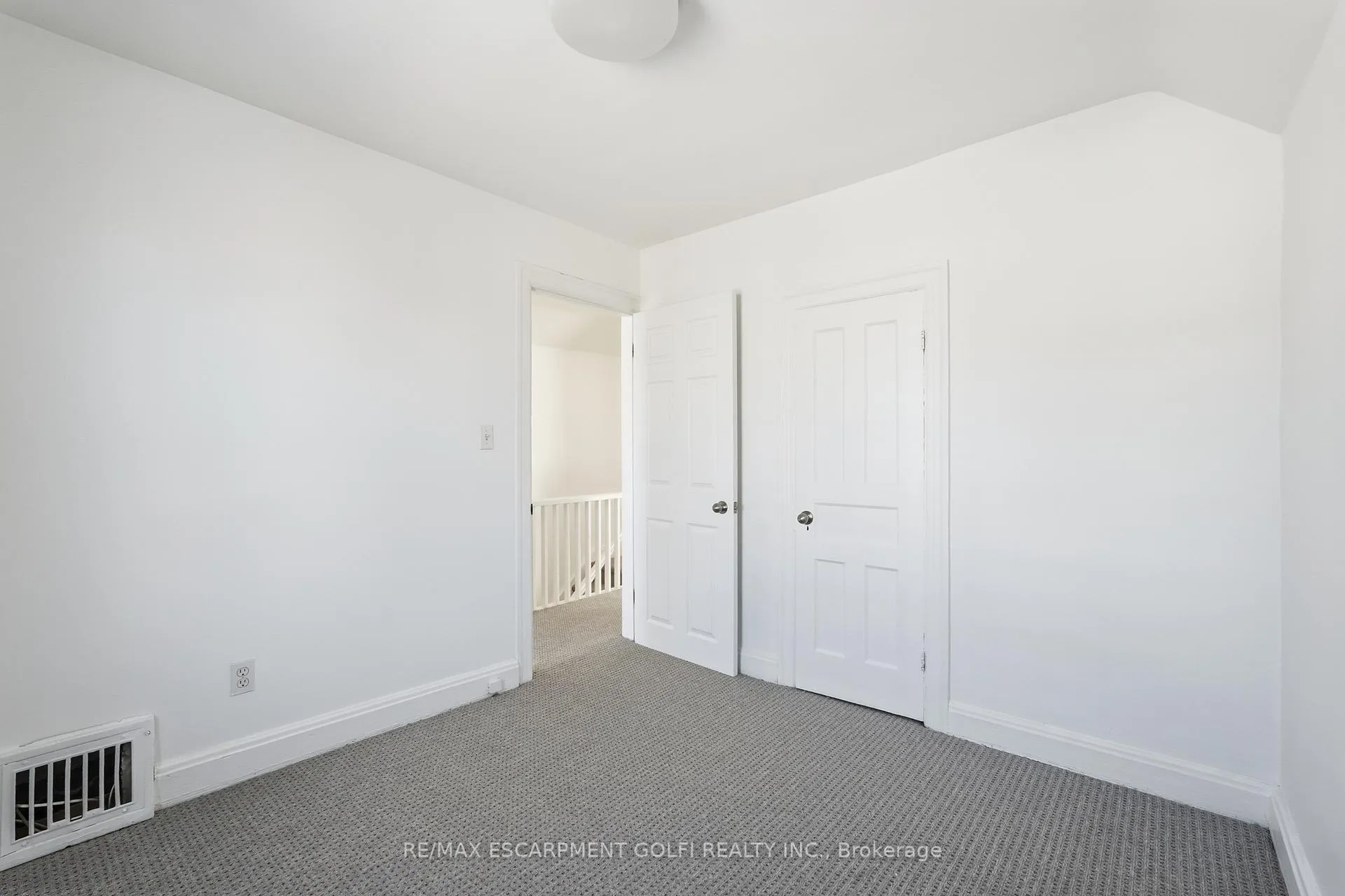 Photo 20 of 12 Roxborough Avenue, Hamilton, Crown Point — HOMEH
