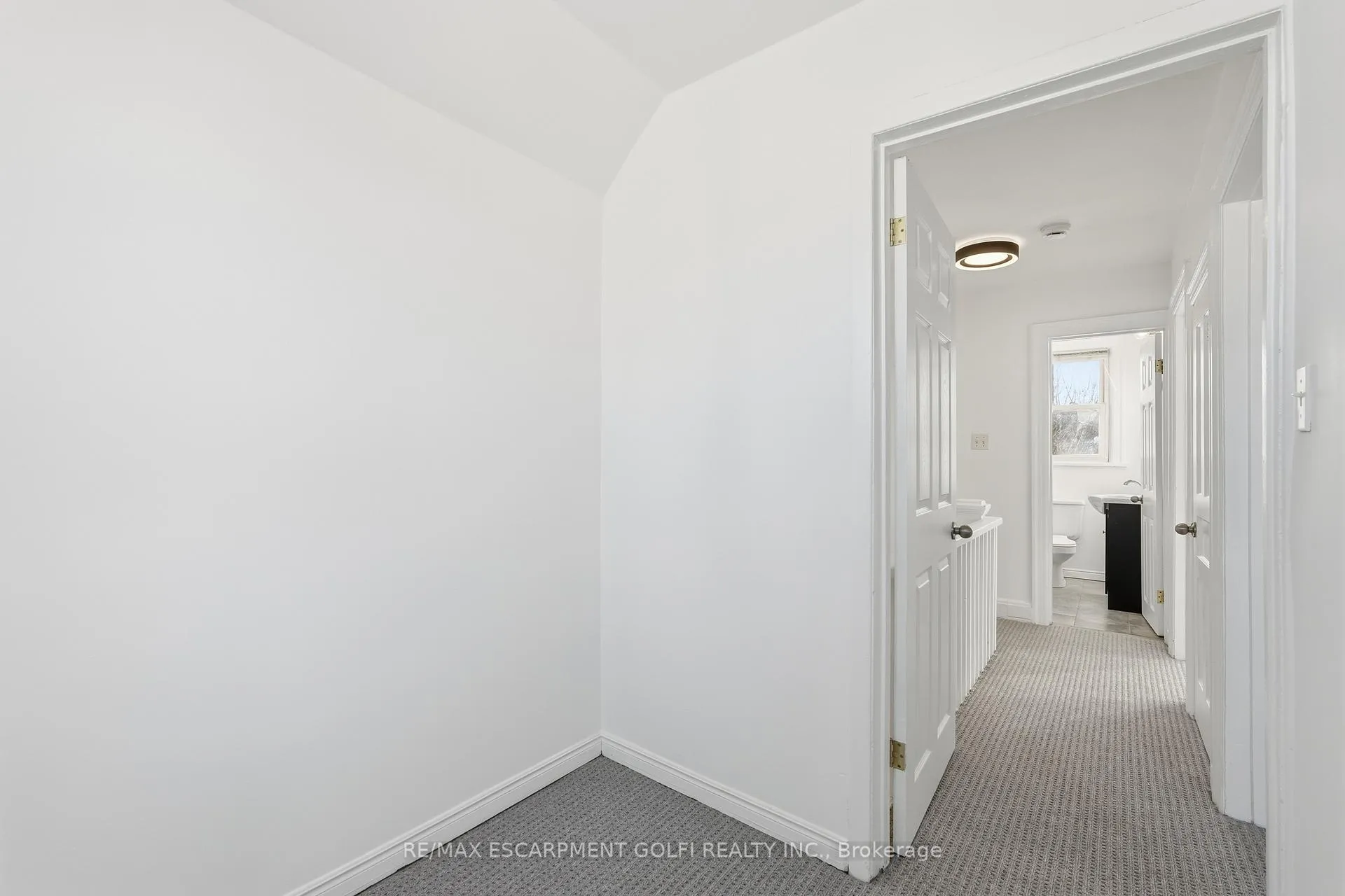 Photo 22 of 12 Roxborough Avenue, Hamilton, Crown Point — HOMEH