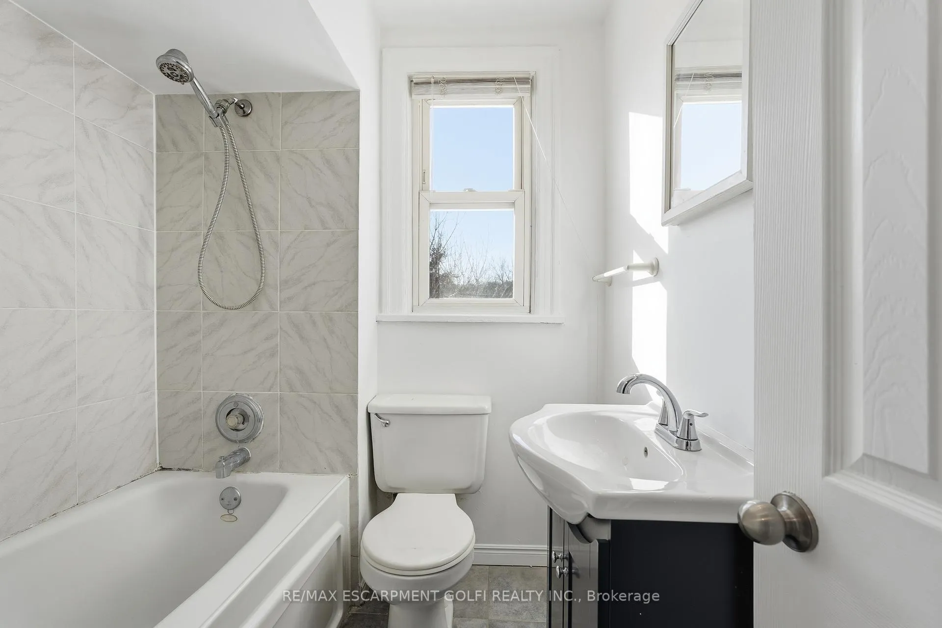Photo 23 of 12 Roxborough Avenue, Hamilton, Crown Point — HOMEH