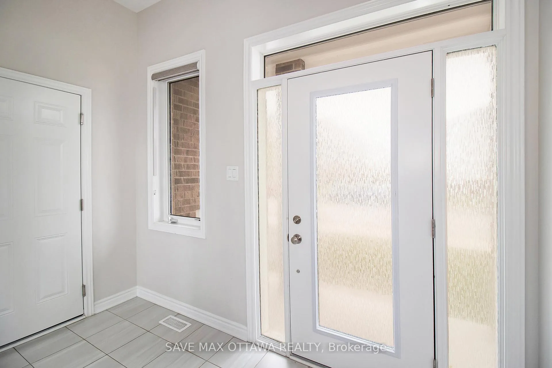 Photo 5 of 1919 Haiku Street, Ottawa, Barrhaven - Half Moon Bay — HOMEH