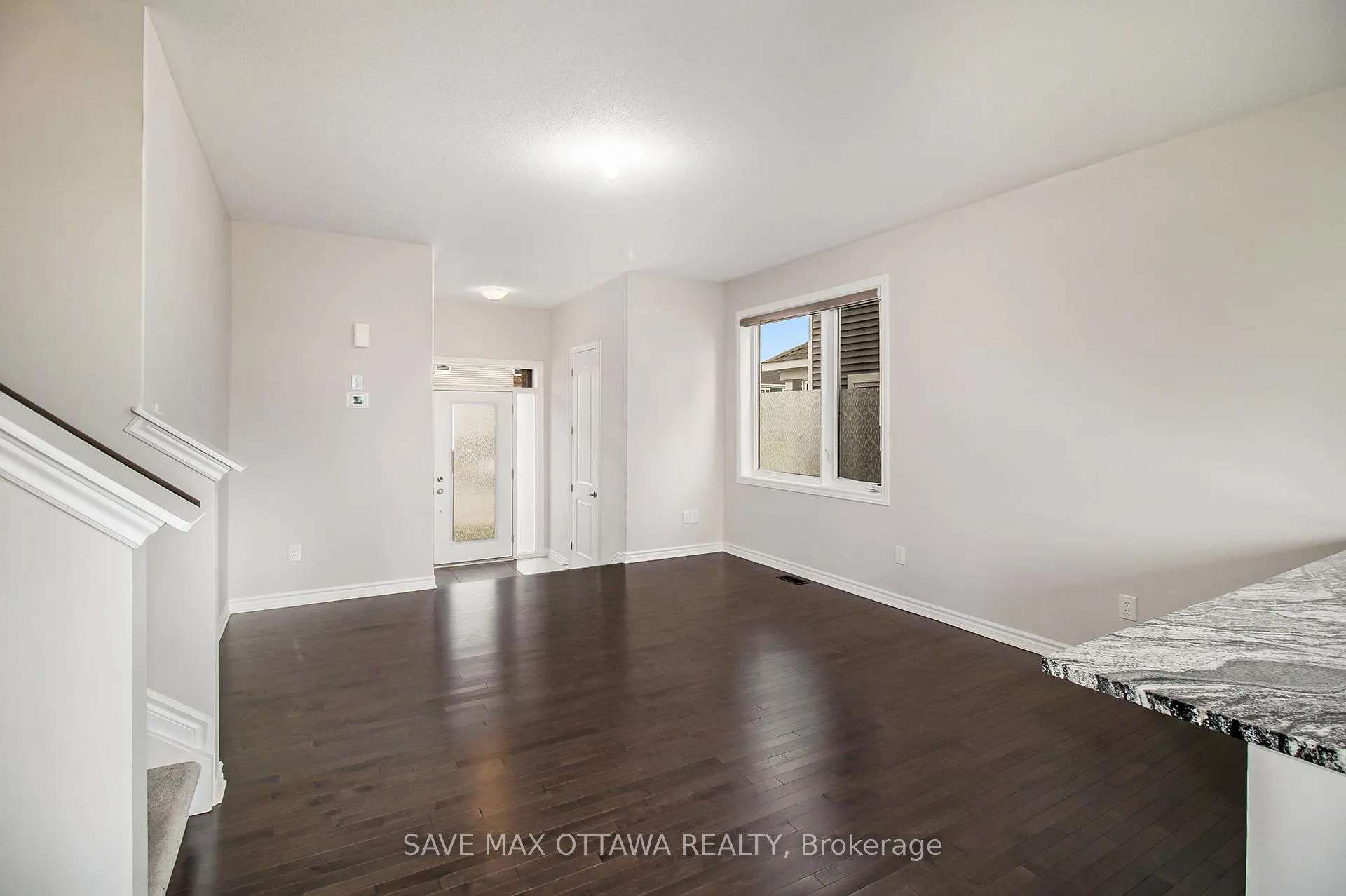 Photo 11 of 1919 Haiku Street, Ottawa, Barrhaven - Half Moon Bay — HOMEH