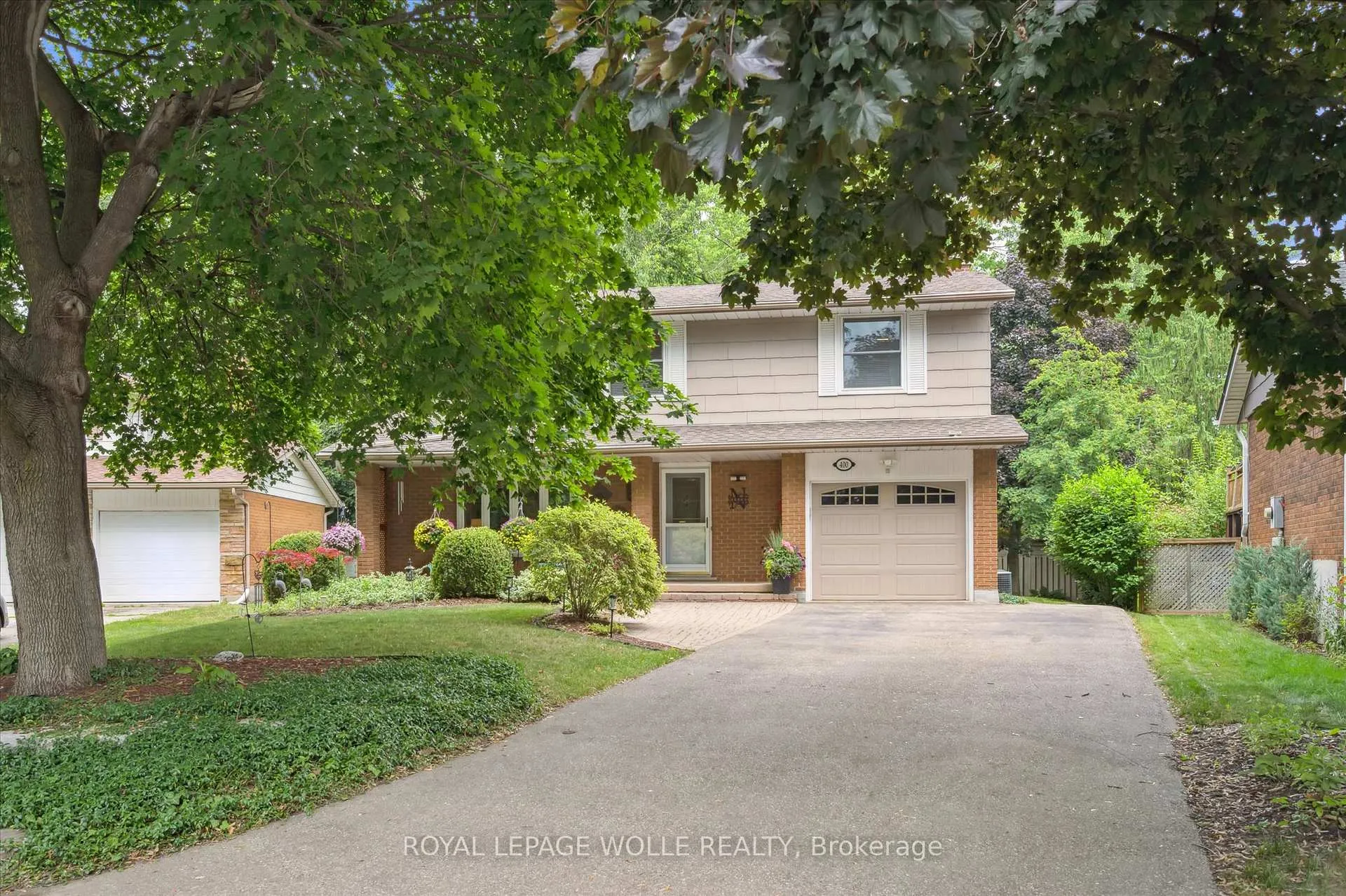 Photo 3 of 400 Shallmar Court, Waterloo — HOMEH