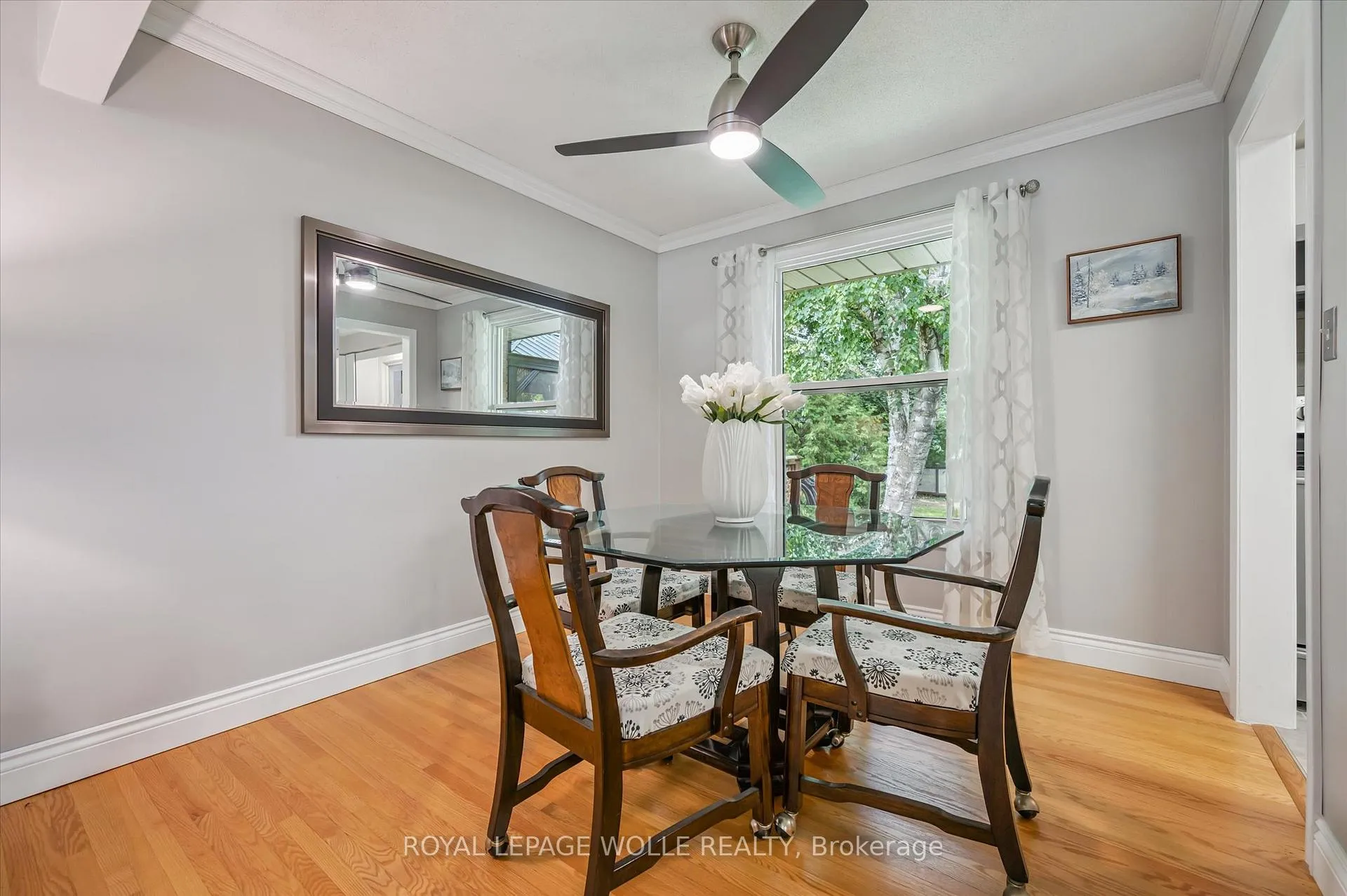 Photo 10 of 400 Shallmar Court, Waterloo — HOMEH