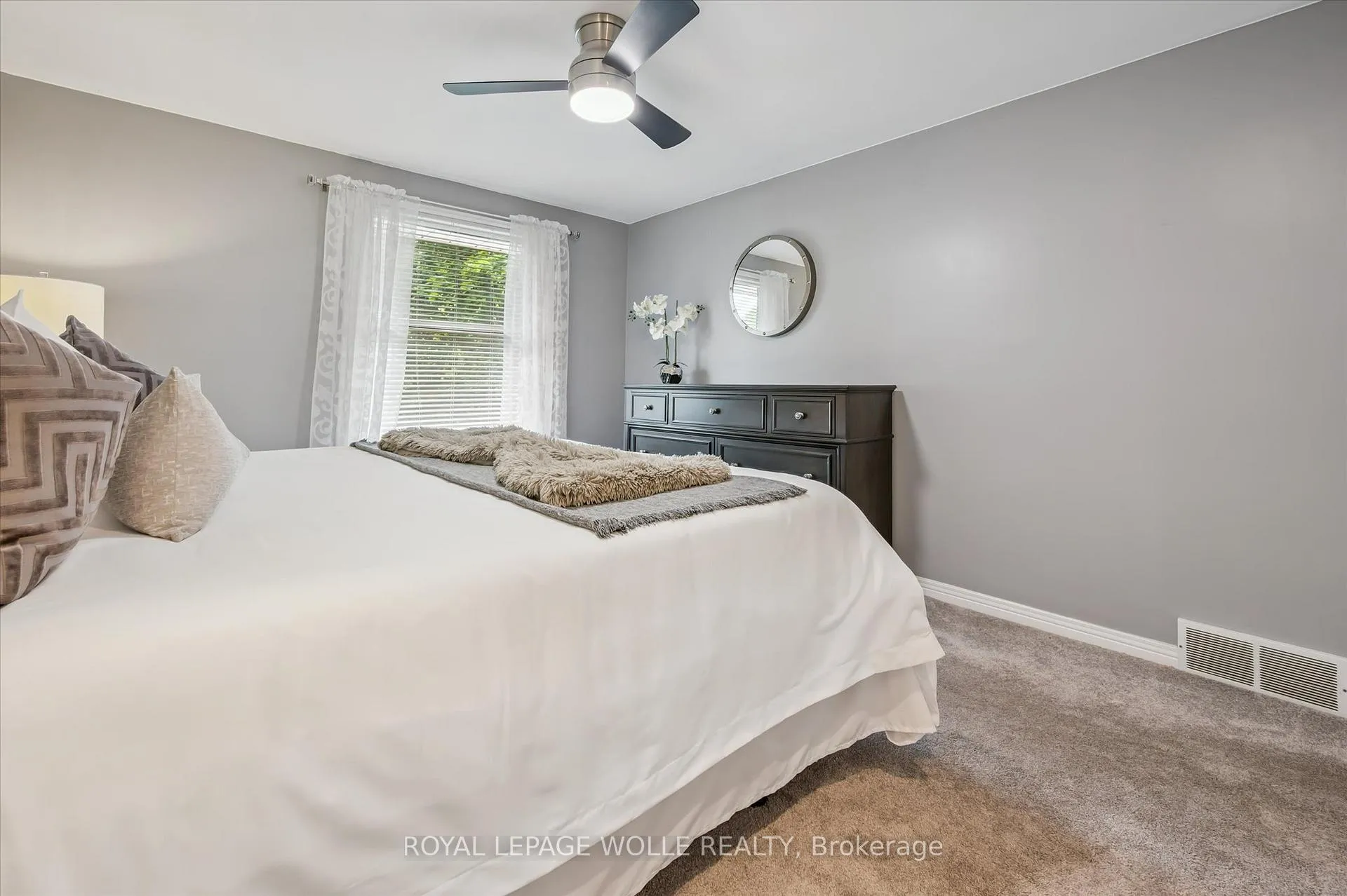 Photo 21 of 400 Shallmar Court, Waterloo — HOMEH