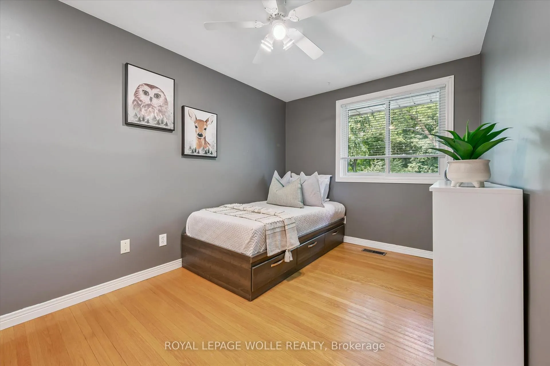 Photo 24 of 400 Shallmar Court, Waterloo — HOMEH