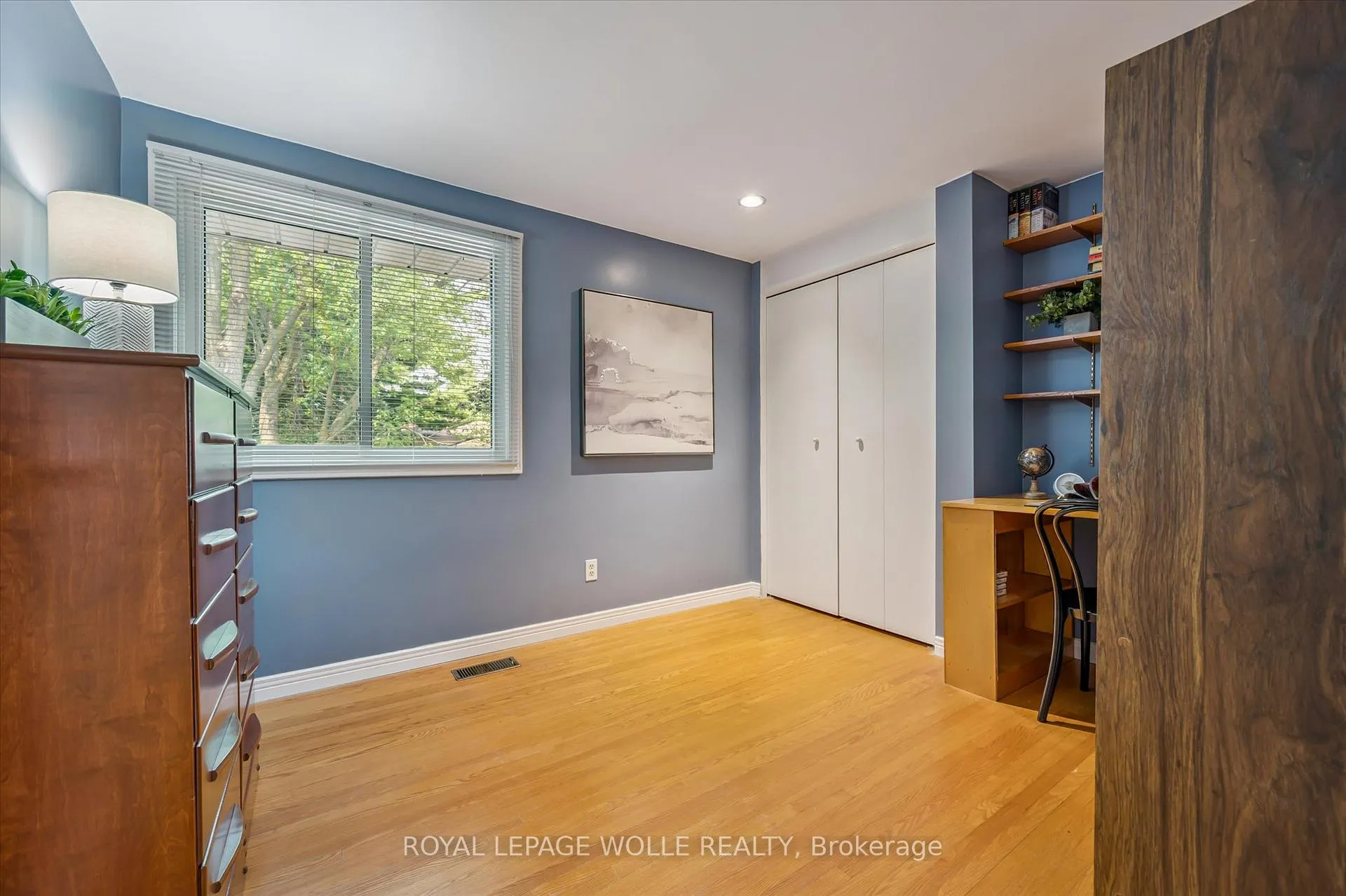 Photo 26 of 400 Shallmar Court, Waterloo — HOMEH