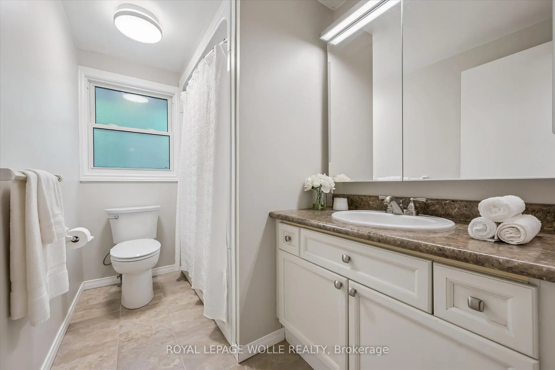 Photo 28 of 400 Shallmar Court, Waterloo — HOMEH