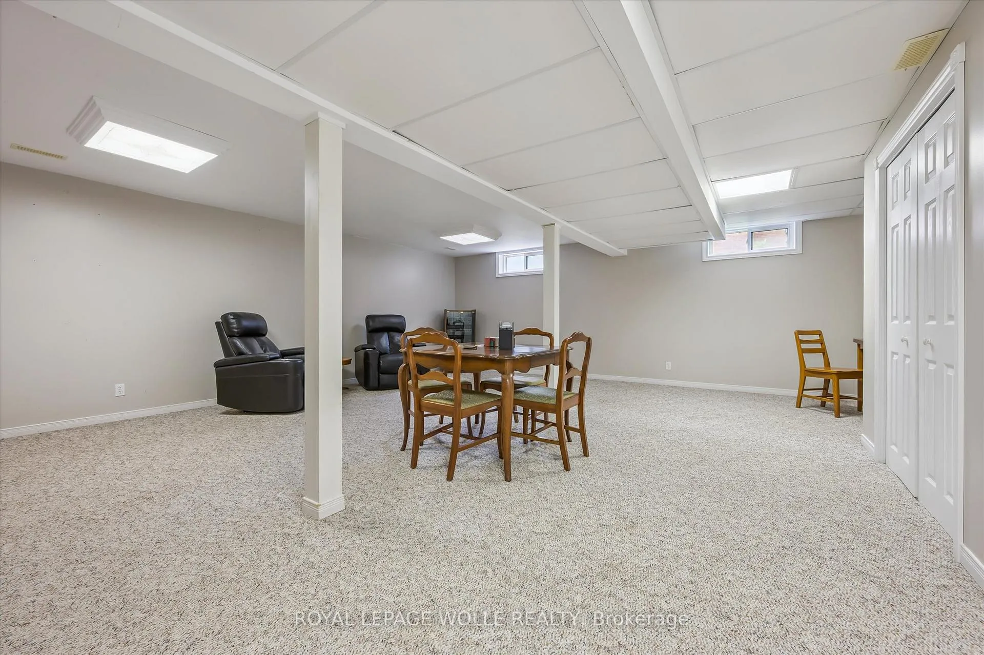 Photo 30 of 400 Shallmar Court, Waterloo — HOMEH