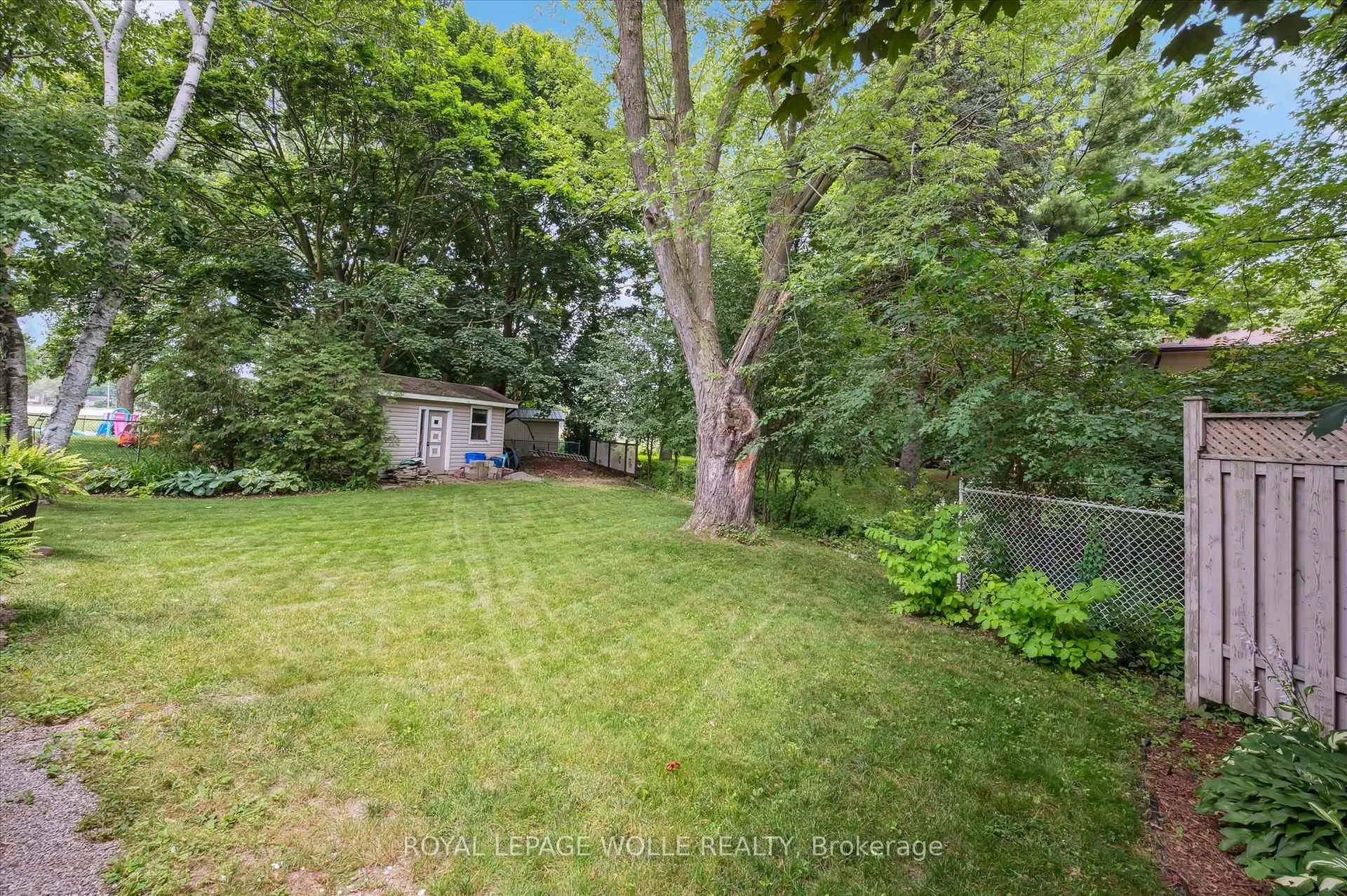 Photo 35 of 400 Shallmar Court, Waterloo — HOMEH