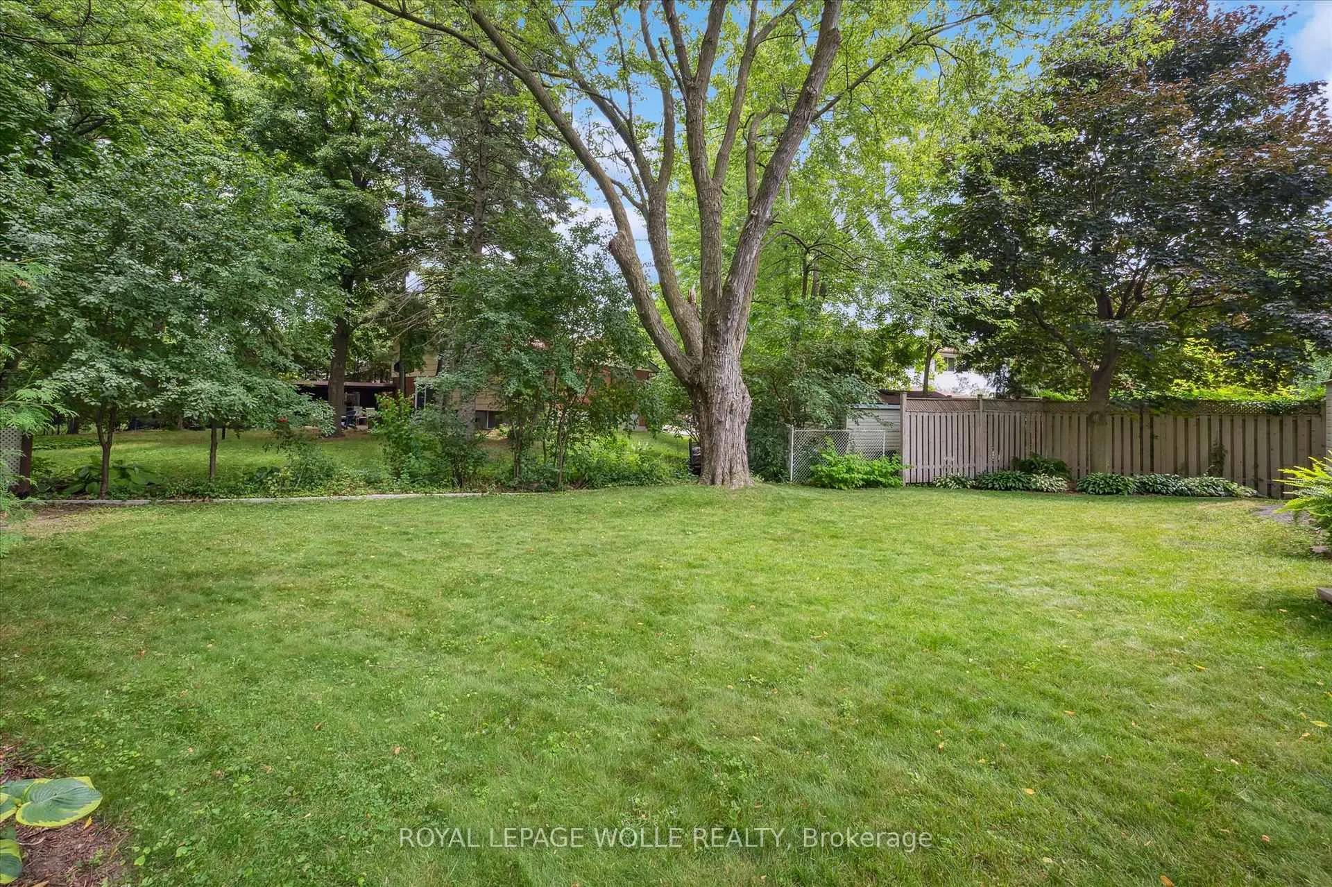 Photo 37 of 400 Shallmar Court, Waterloo — HOMEH