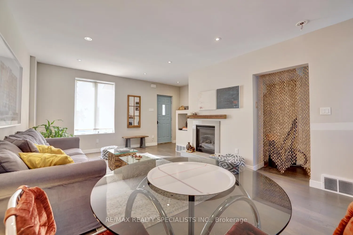 Photo 9 of 94 Glendale Avenue N, Hamilton, Crown Point — HOMEH