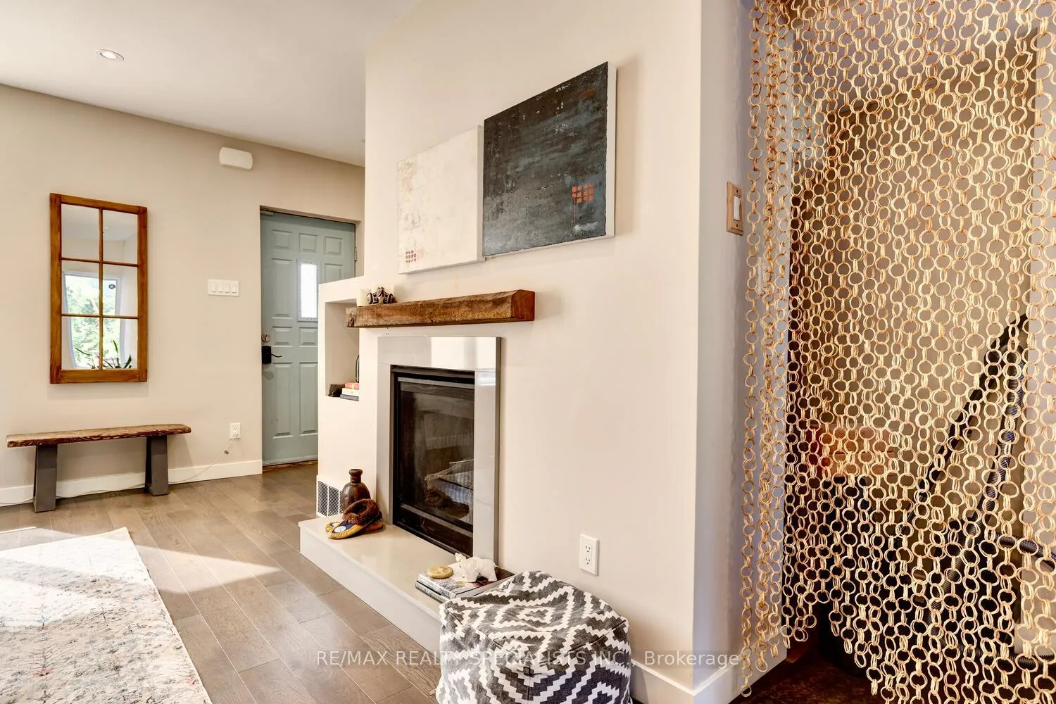 Photo 10 of 94 Glendale Avenue N, Hamilton, Crown Point — HOMEH