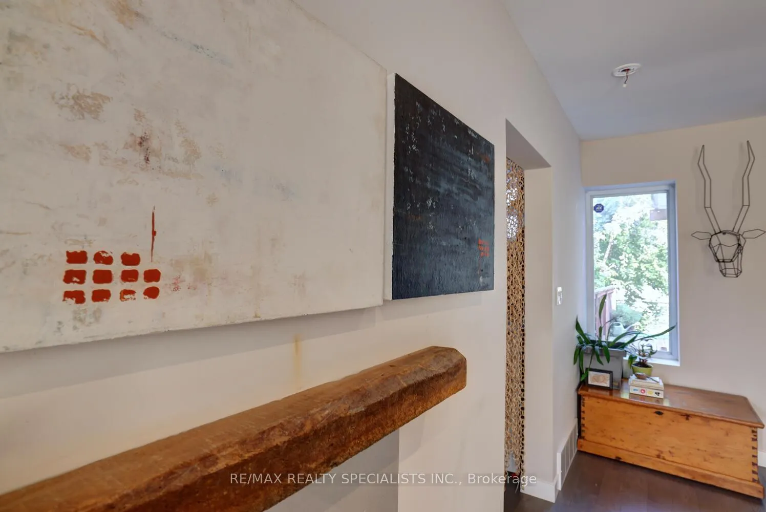Photo 12 of 94 Glendale Avenue N, Hamilton, Crown Point — HOMEH