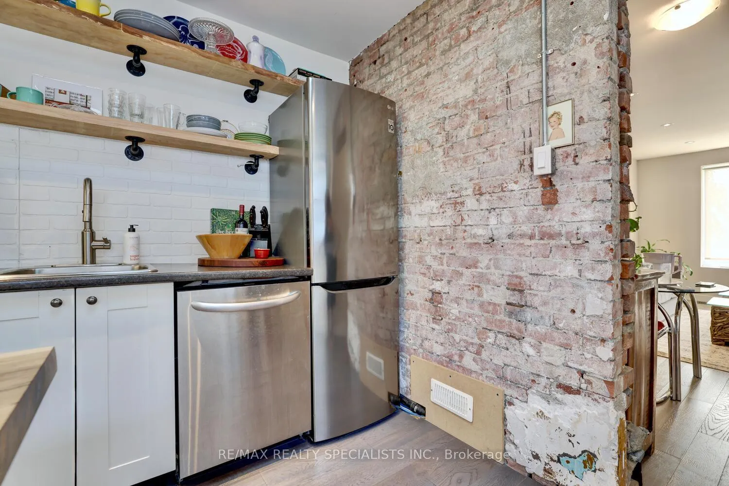 Photo 18 of 94 Glendale Avenue N, Hamilton, Crown Point — HOMEH