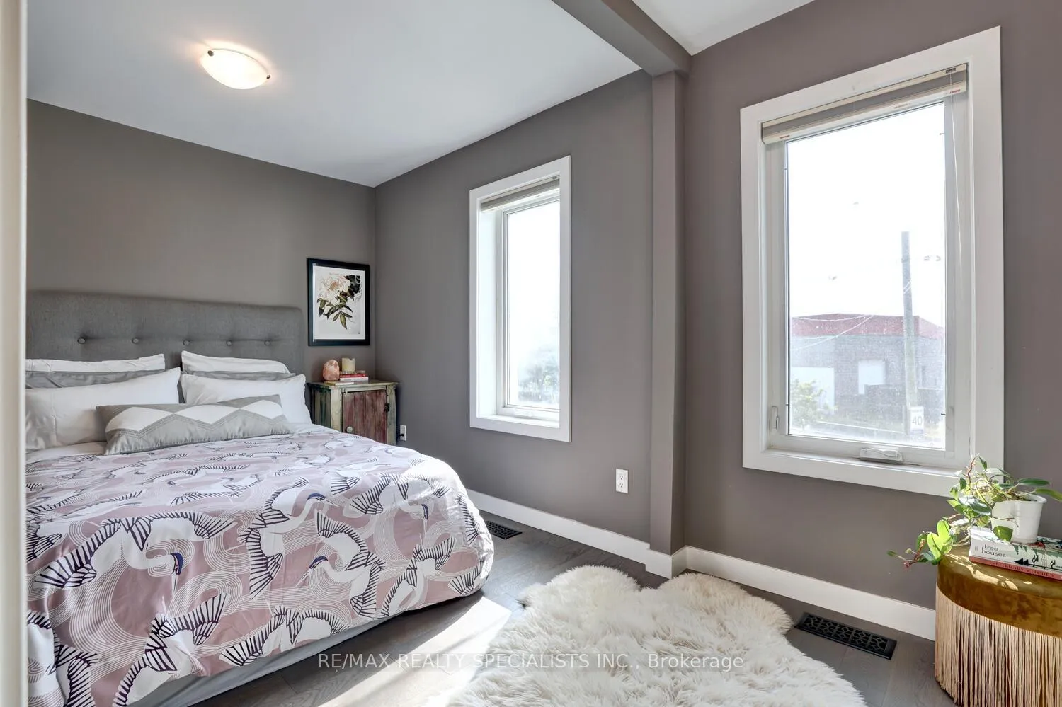 Photo 24 of 94 Glendale Avenue N, Hamilton, Crown Point — HOMEH