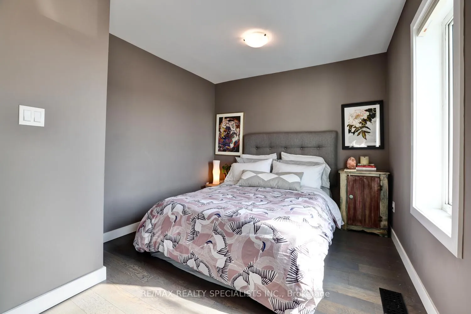 Photo 25 of 94 Glendale Avenue N, Hamilton, Crown Point — HOMEH